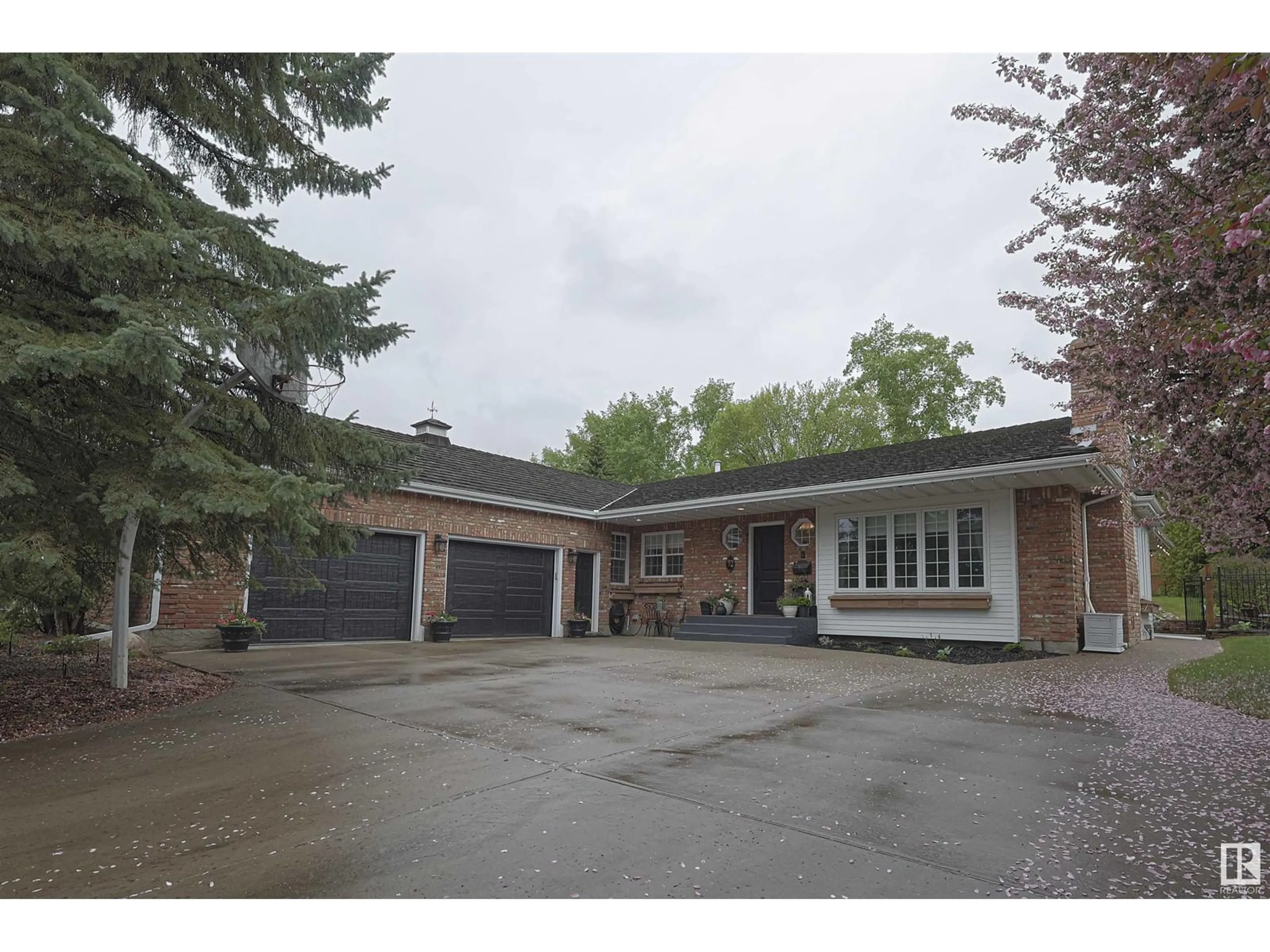 Unknown for 32 BRAESIDE TC, Sherwood Park Alberta T8A3V6