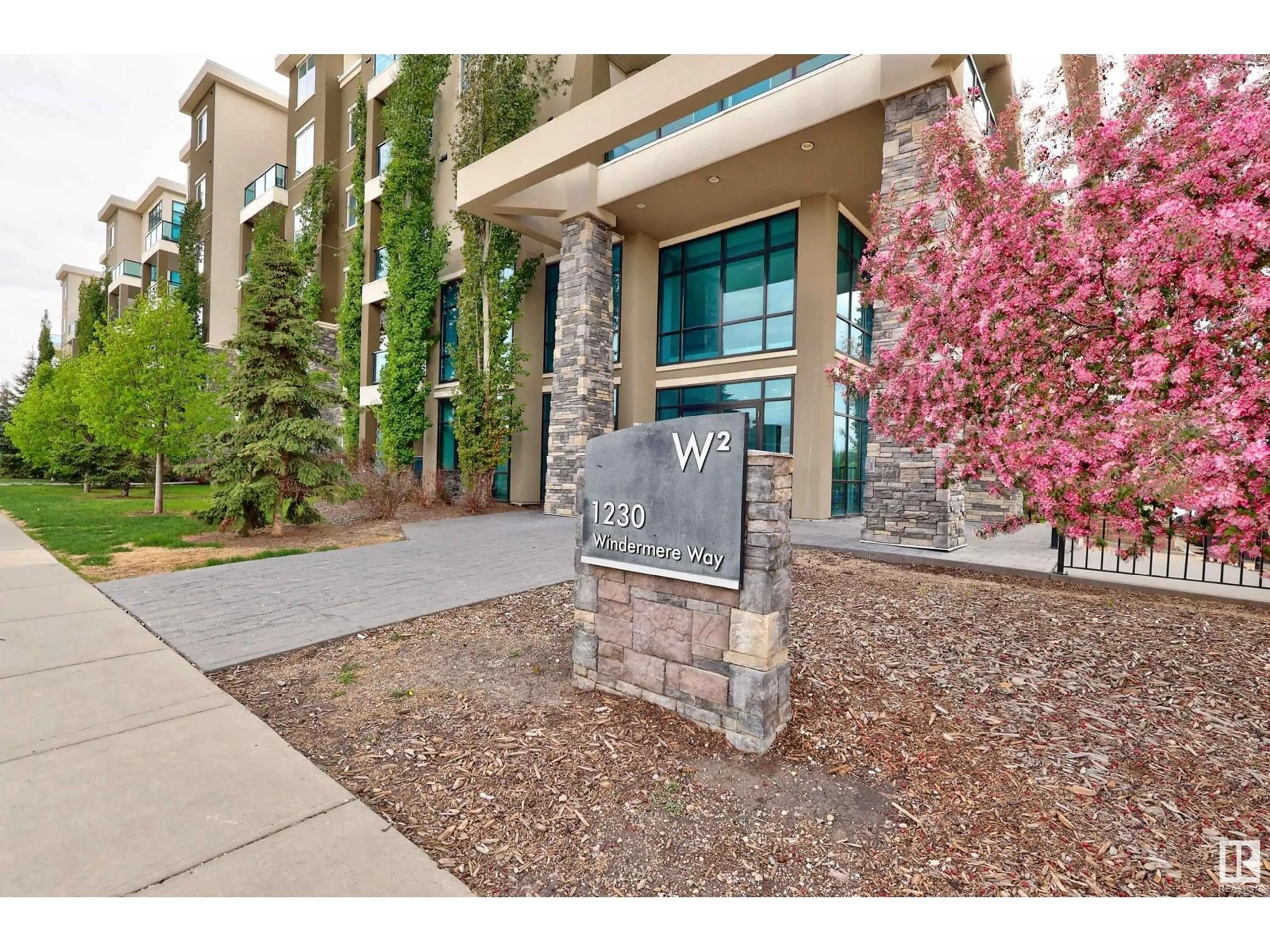 Indoor foyer for 510 - 1230 WINDERMERE WY, Edmonton Alberta T6W2J3