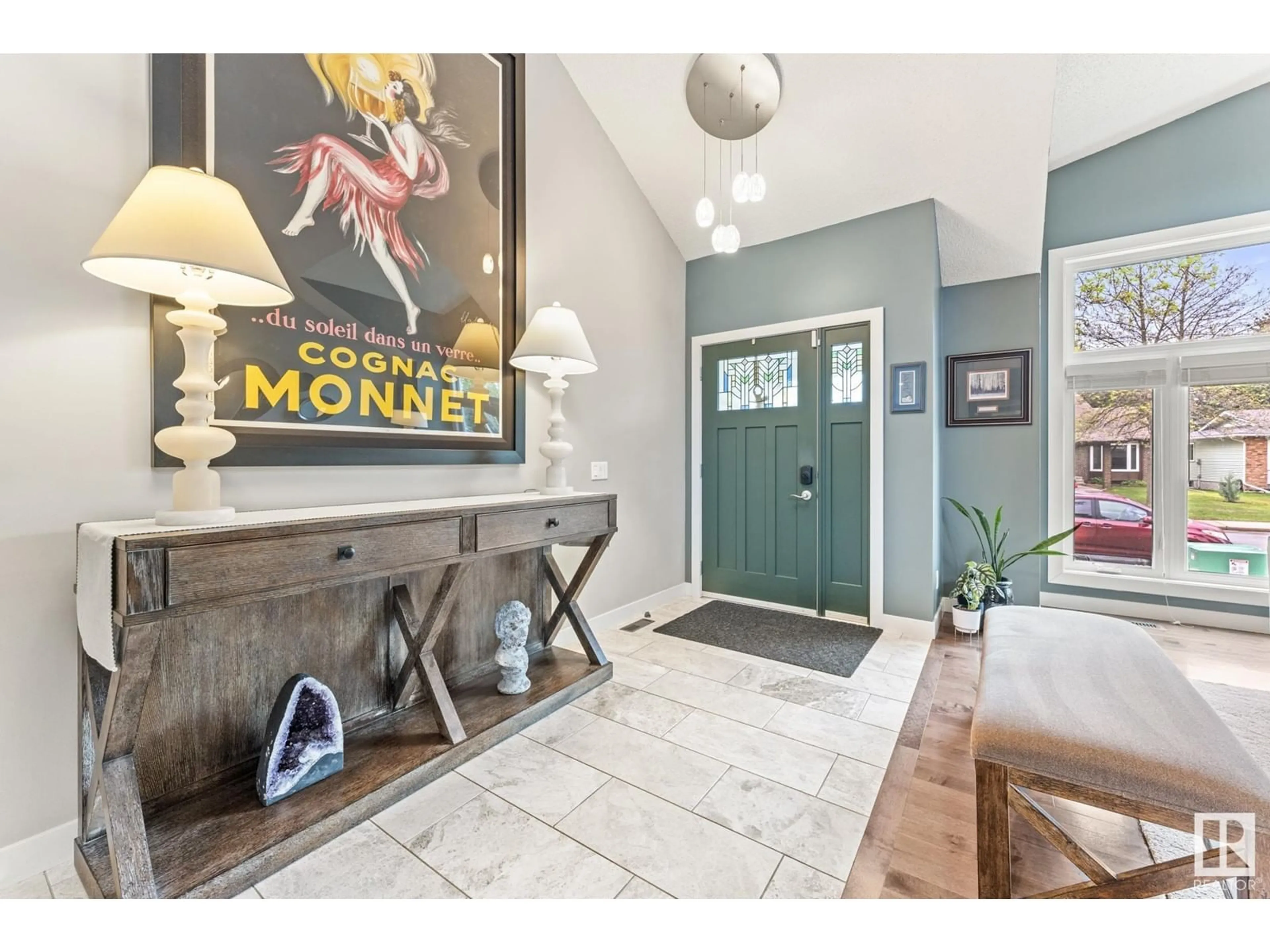 Indoor entryway for 614 HENDERSON ST, Edmonton Alberta T6R1S4