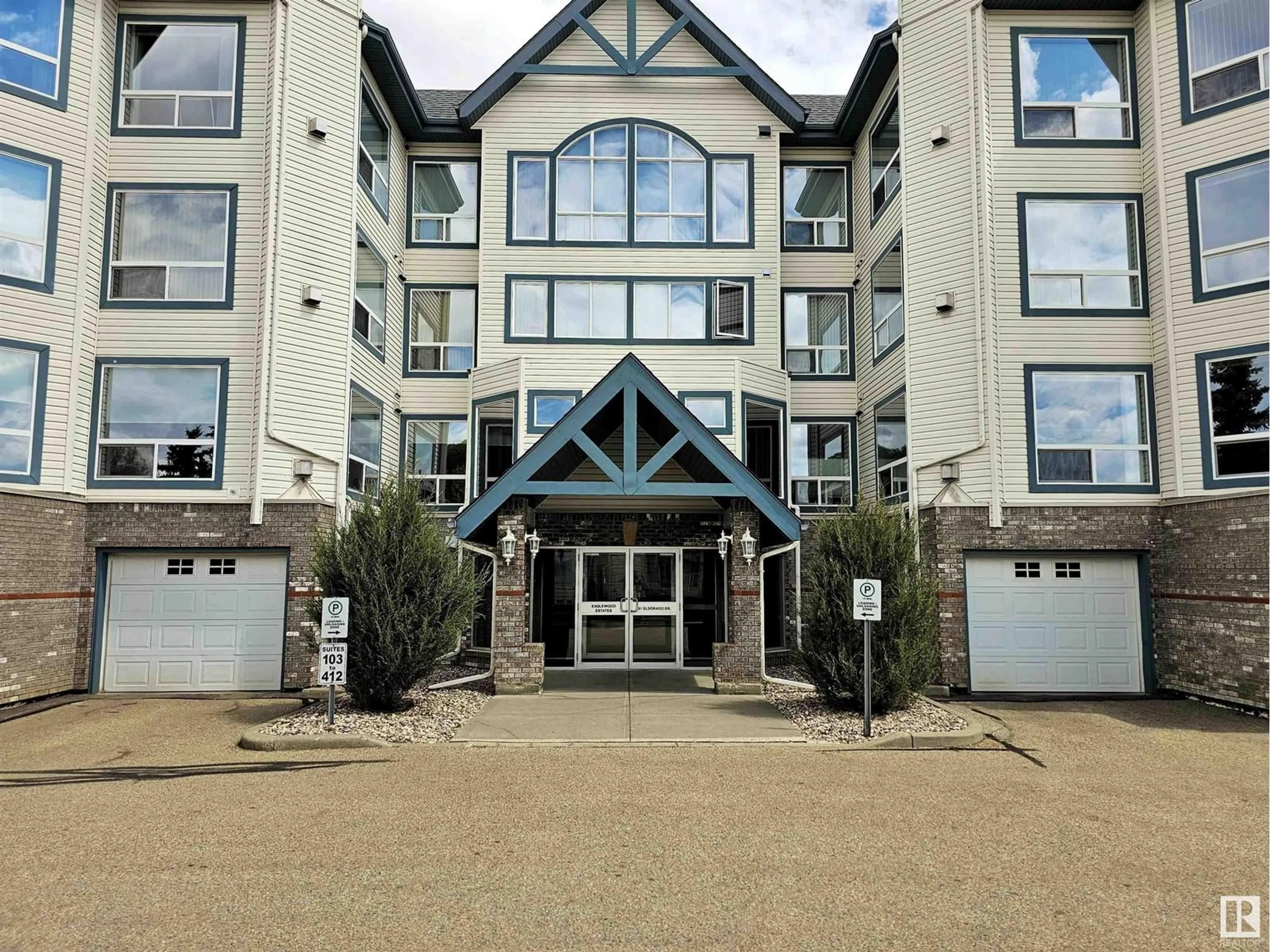 Indoor foyer for 311 ELDORADO DR, St. Albert Alberta T8N7G6