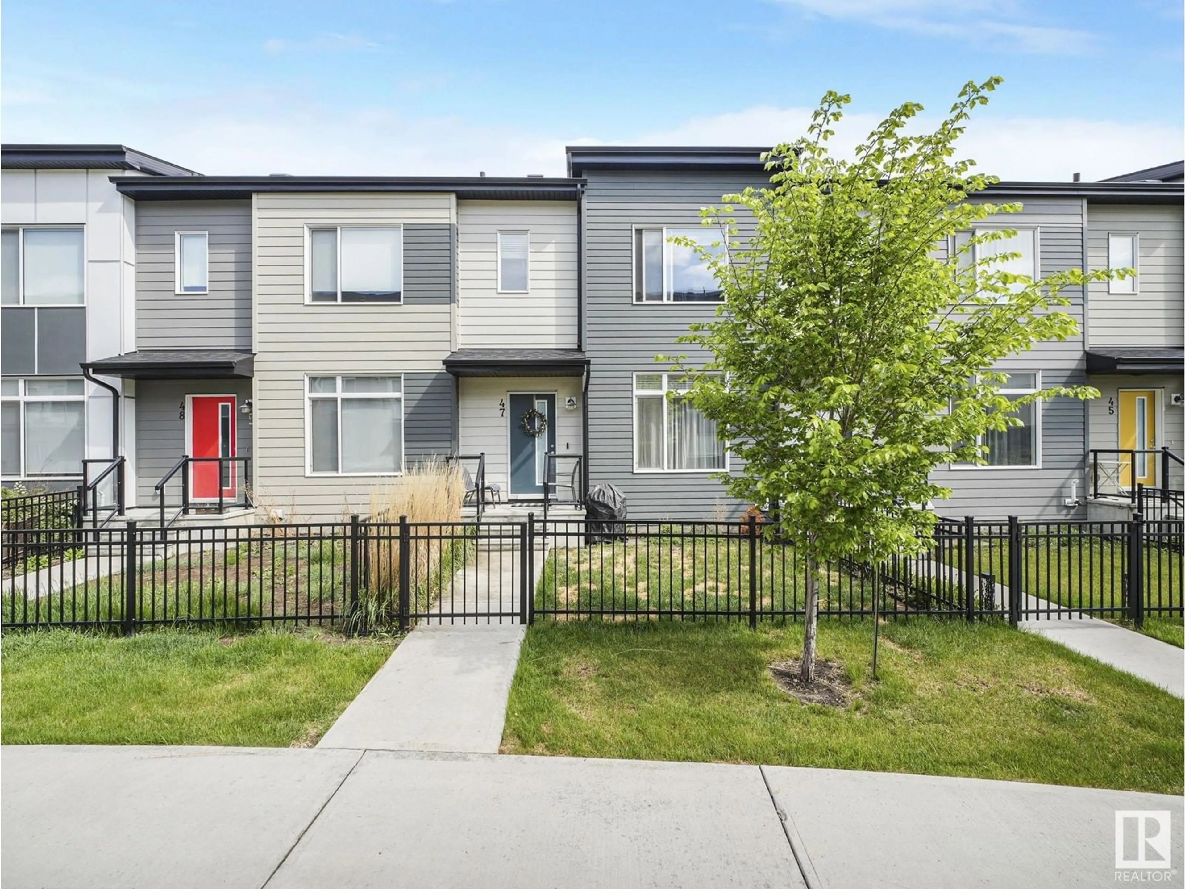 A pic from outside/outdoor area/front of a property/back of a property/a pic from drone, street for #47 - 804 WELSH DR, Edmonton Alberta T6X1Y8