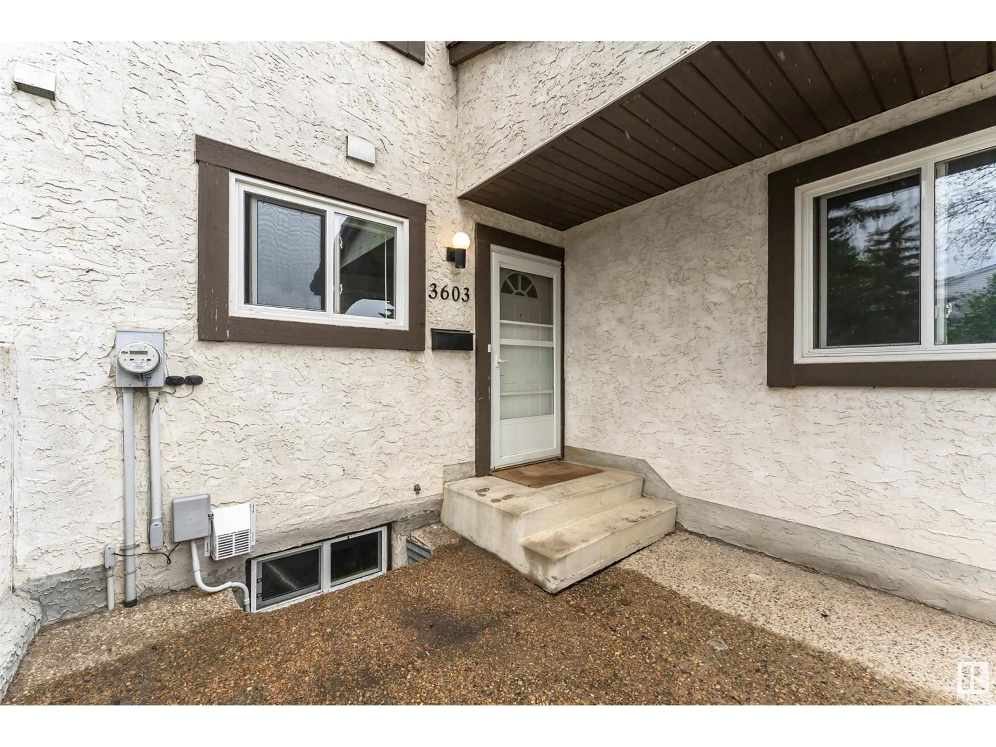 Indoor entryway for NW - 3603 30 AV, Edmonton Alberta T6L5H5