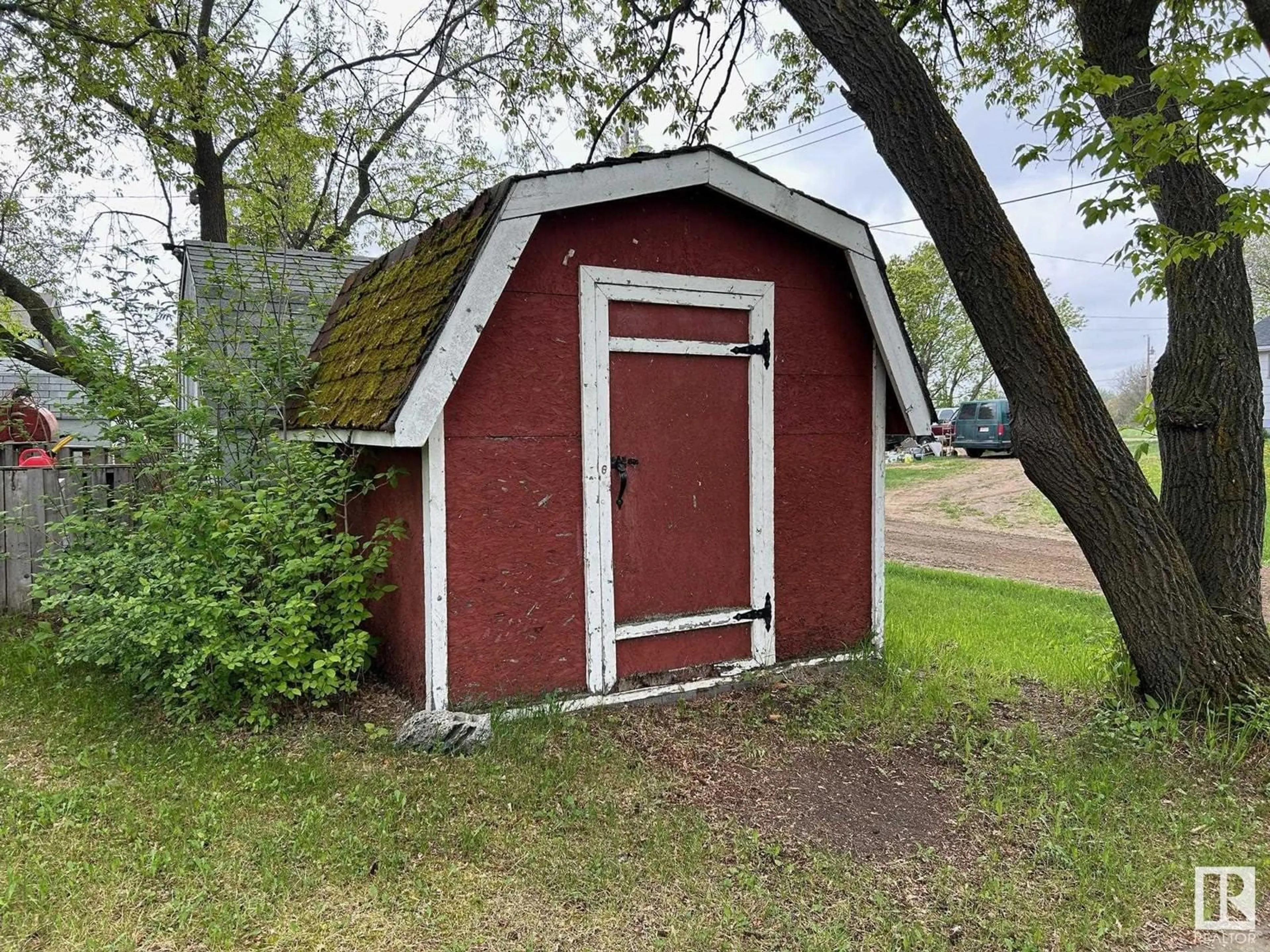 Shed for 534 5 ST, Thorhild Alberta T0A3J0