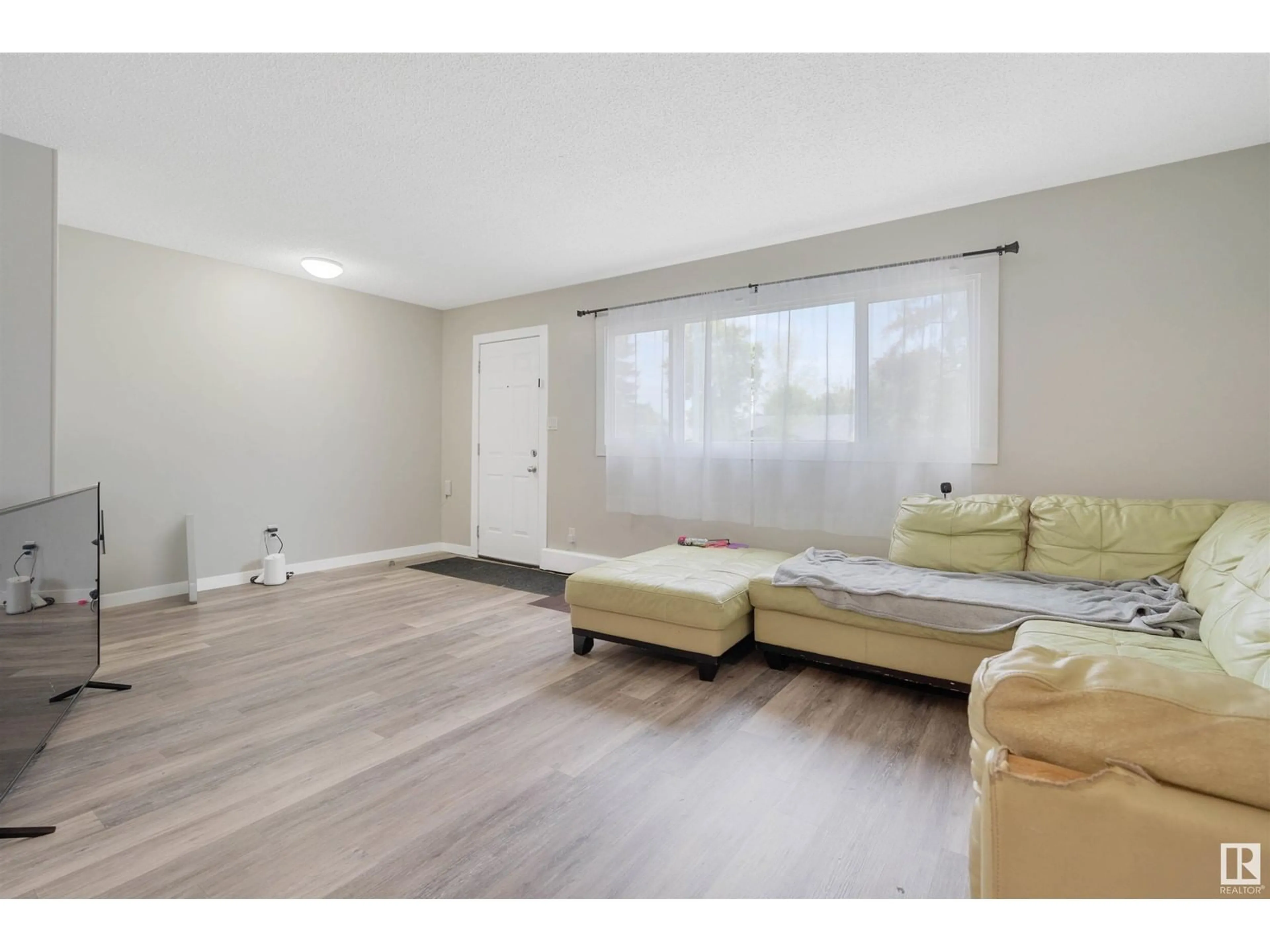 A pic of a room for NW - 10633 152 ST, Edmonton Alberta T5P1Z1