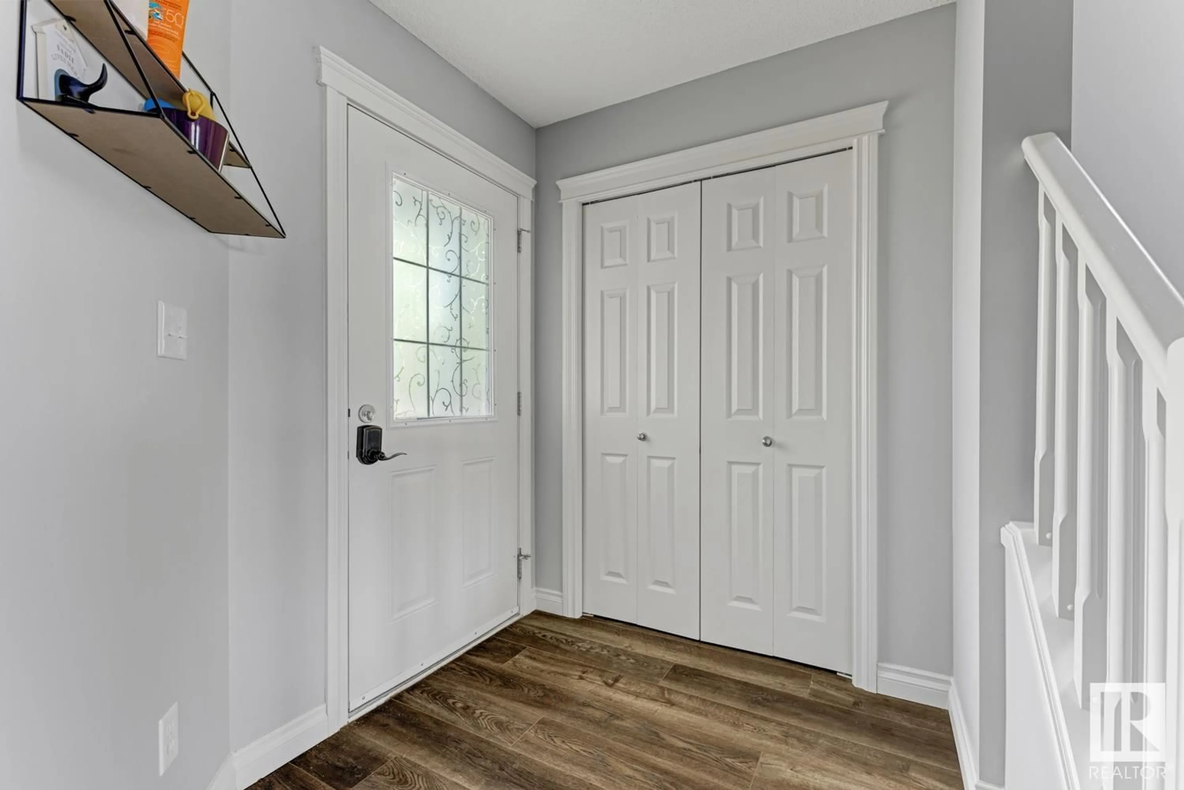 Indoor entryway for 8 HARTWICK LO, Spruce Grove Alberta T7X0A5