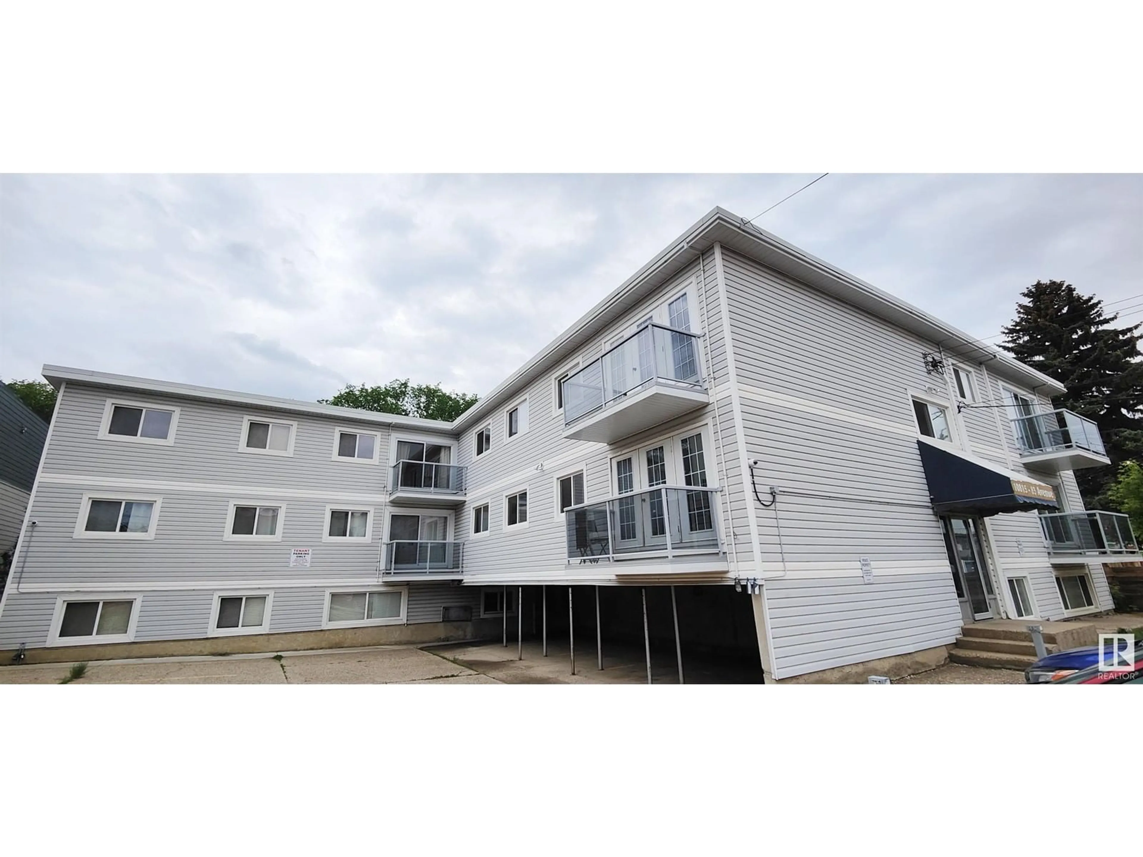 Home with vinyl exterior material, building for #207 - 10815 83 AV, Edmonton Alberta T6E2E6