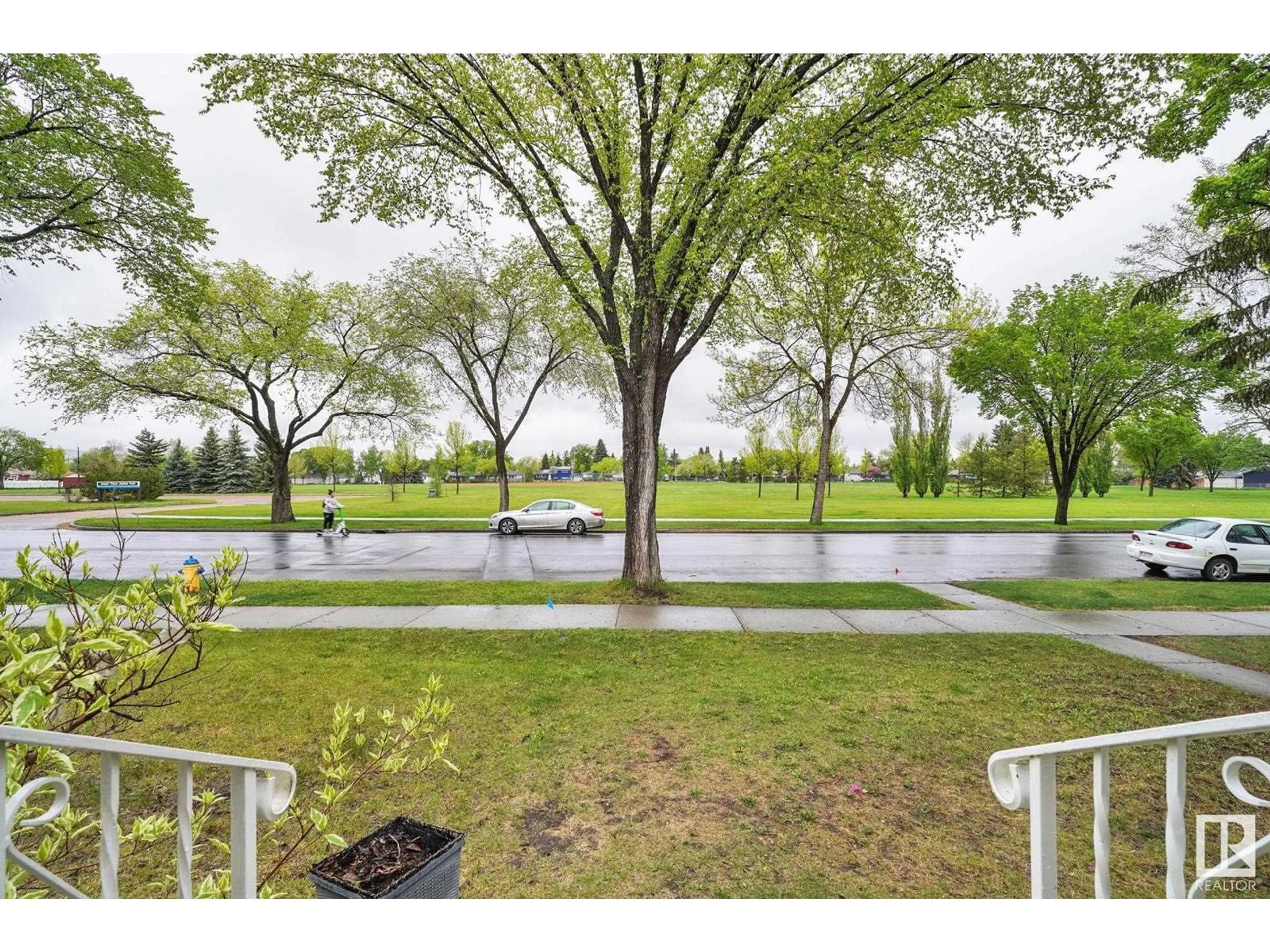 Patio, water/lake/river/ocean view for NW - 16009 92 AV, Edmonton Alberta T5R5C7