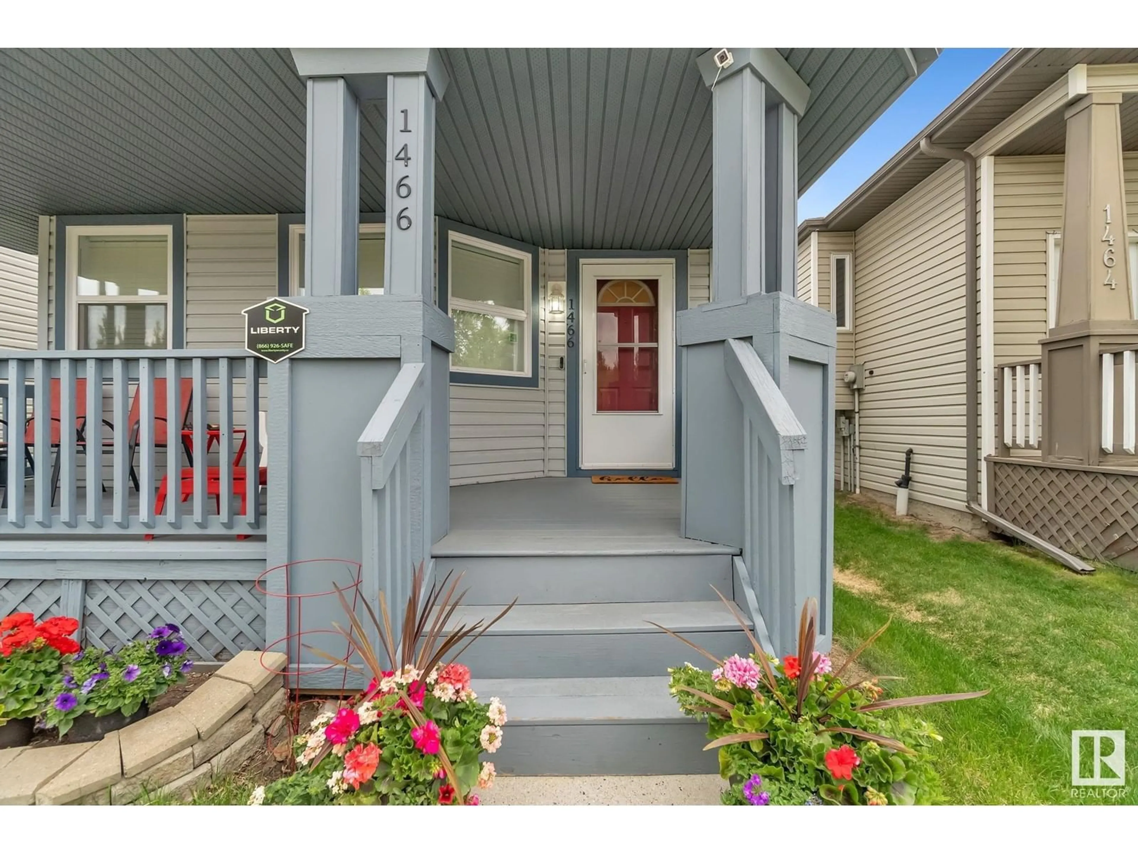 Indoor entryway for 1466 GRANT WY, Edmonton Alberta T5T6L3