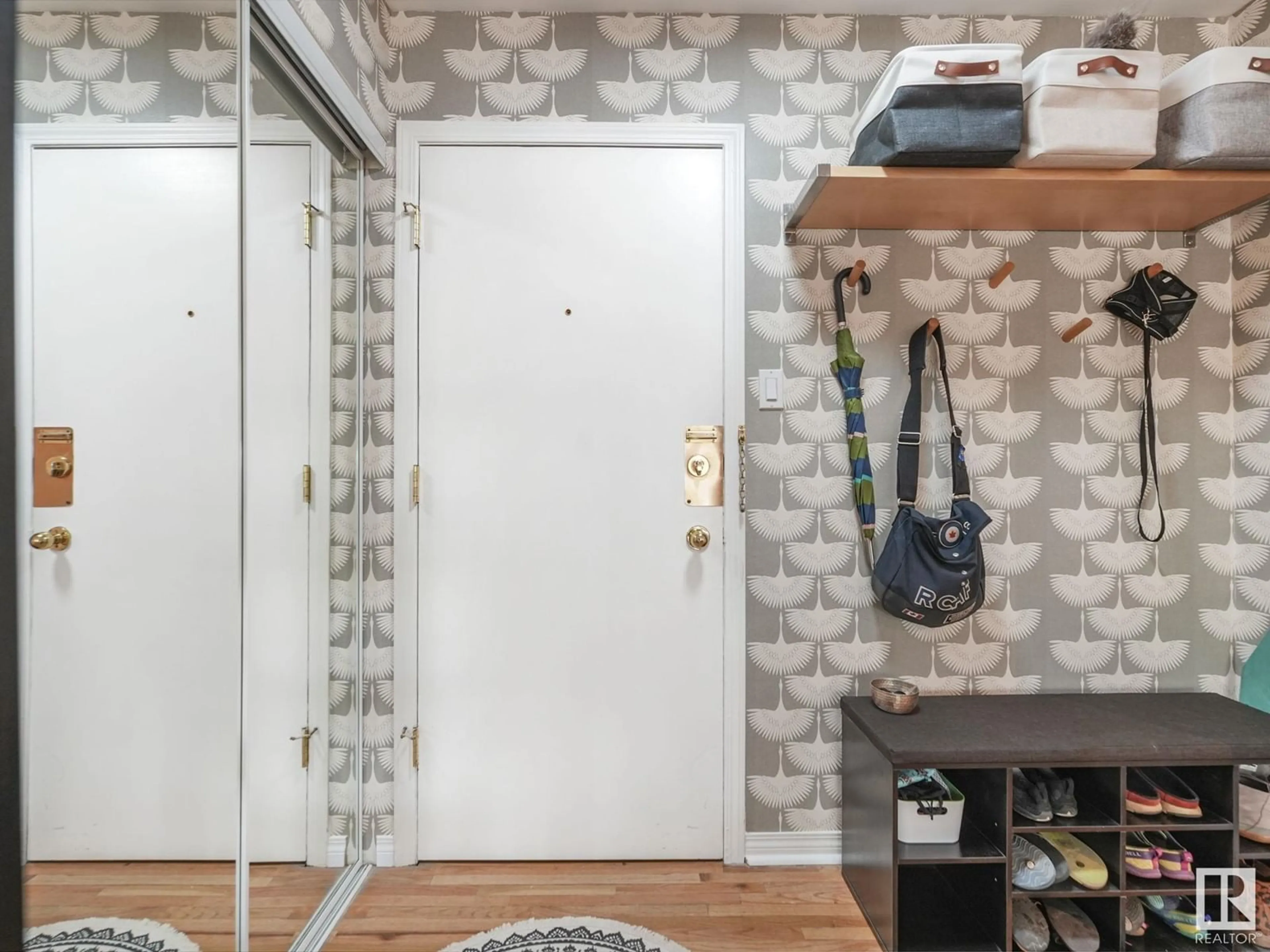 Indoor entryway for #322 - 11217 103 AV, Edmonton Alberta T5K2V9