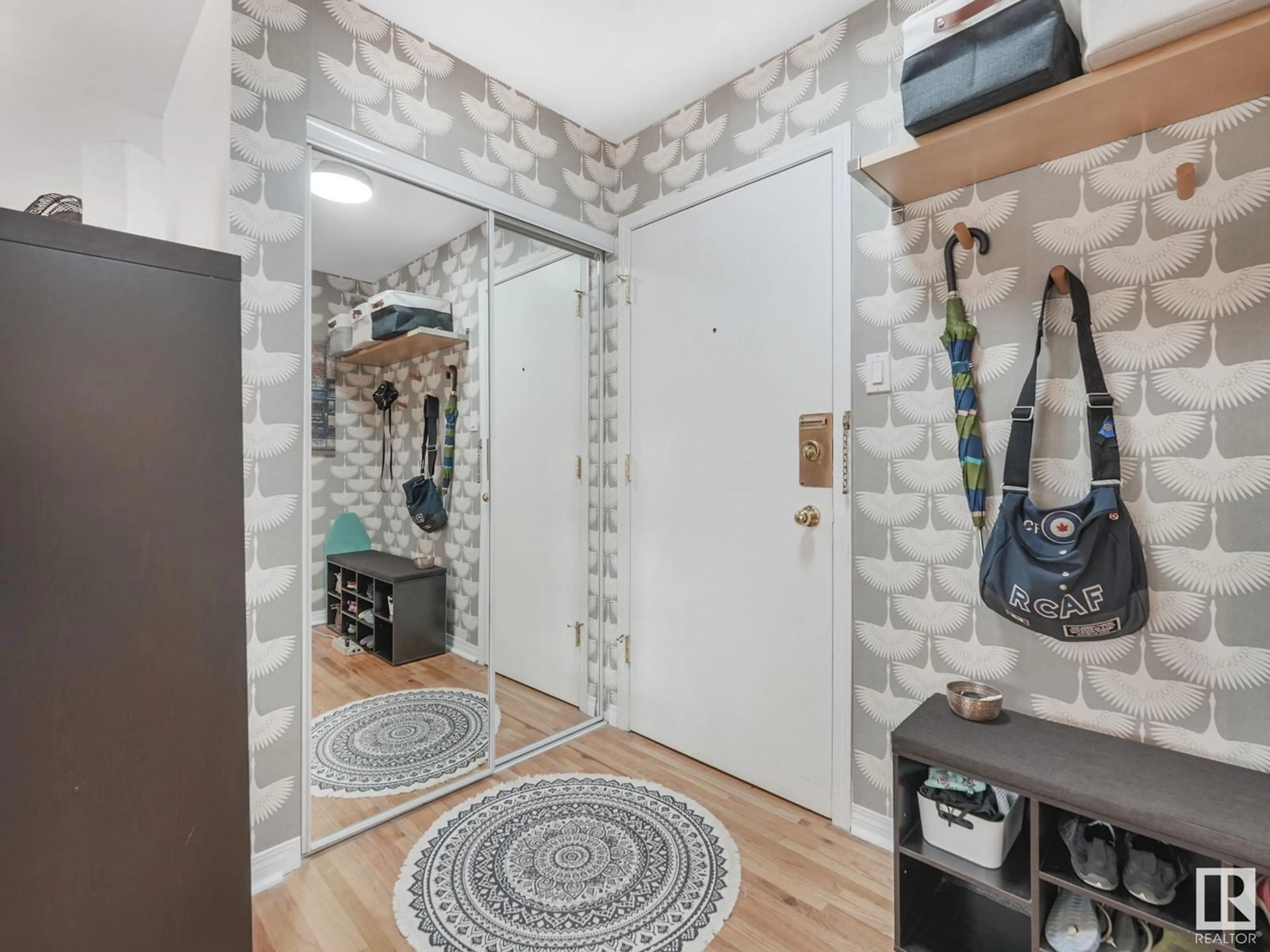Indoor entryway for #322 - 11217 103 AV, Edmonton Alberta T5K2V9