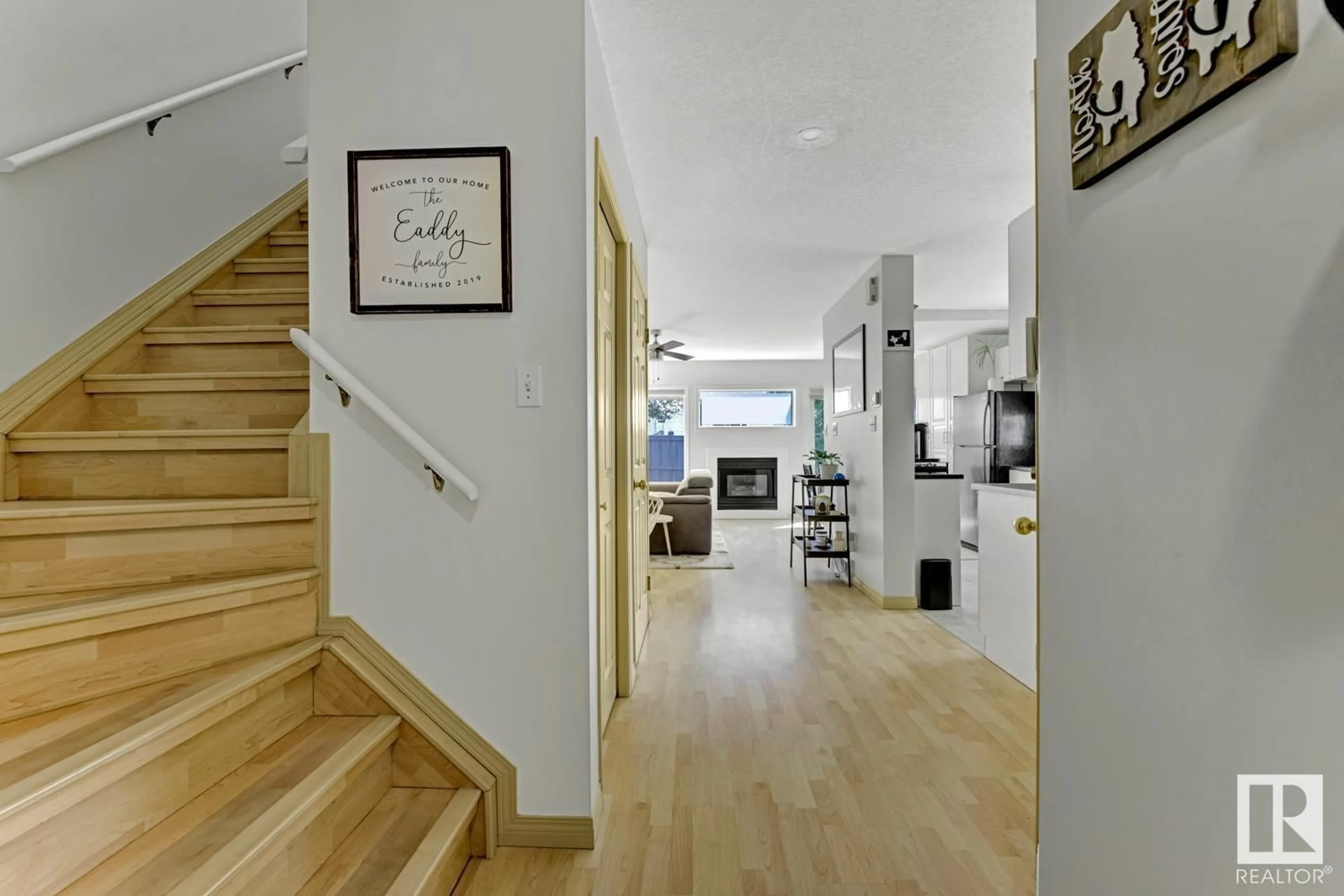Indoor foyer for #9 - 501 YOUVILLE E NW, Edmonton Alberta T6L6T8