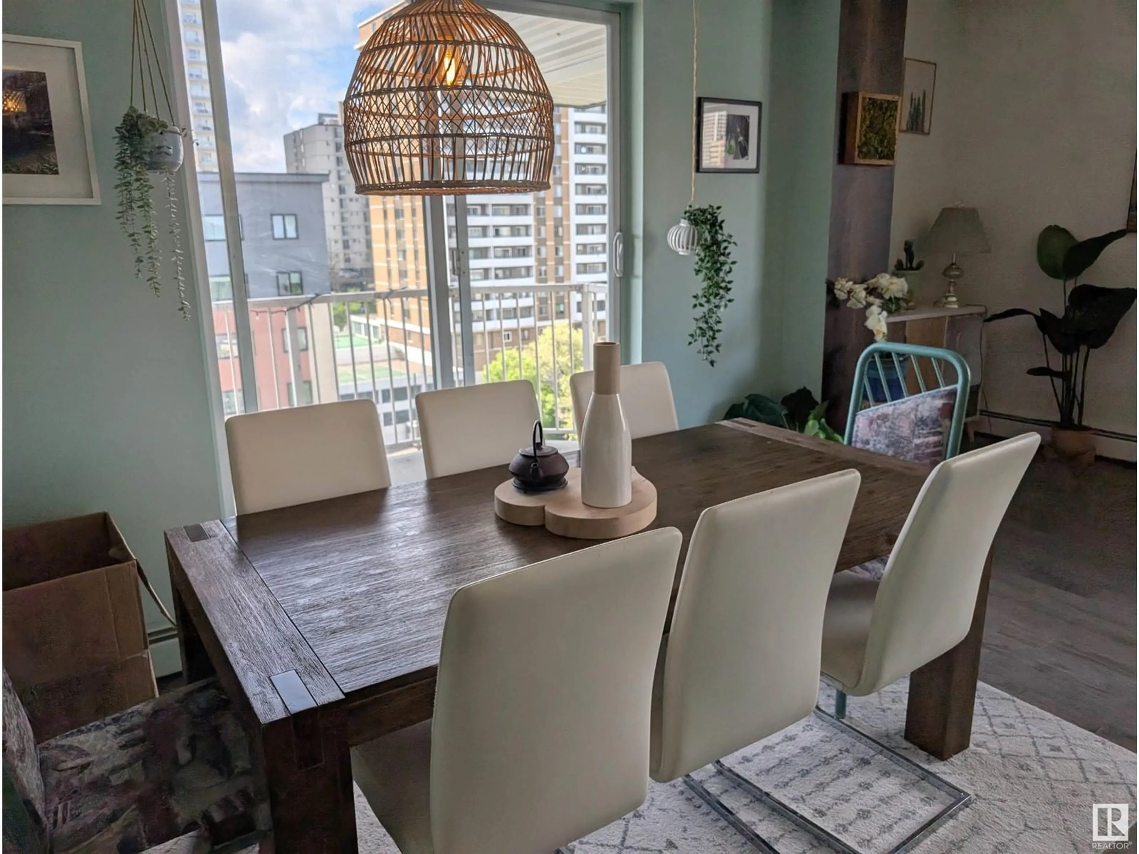 Dining room, wood/laminate floor for 1102 - 9707 105 ST, Edmonton Alberta T5K2Y4