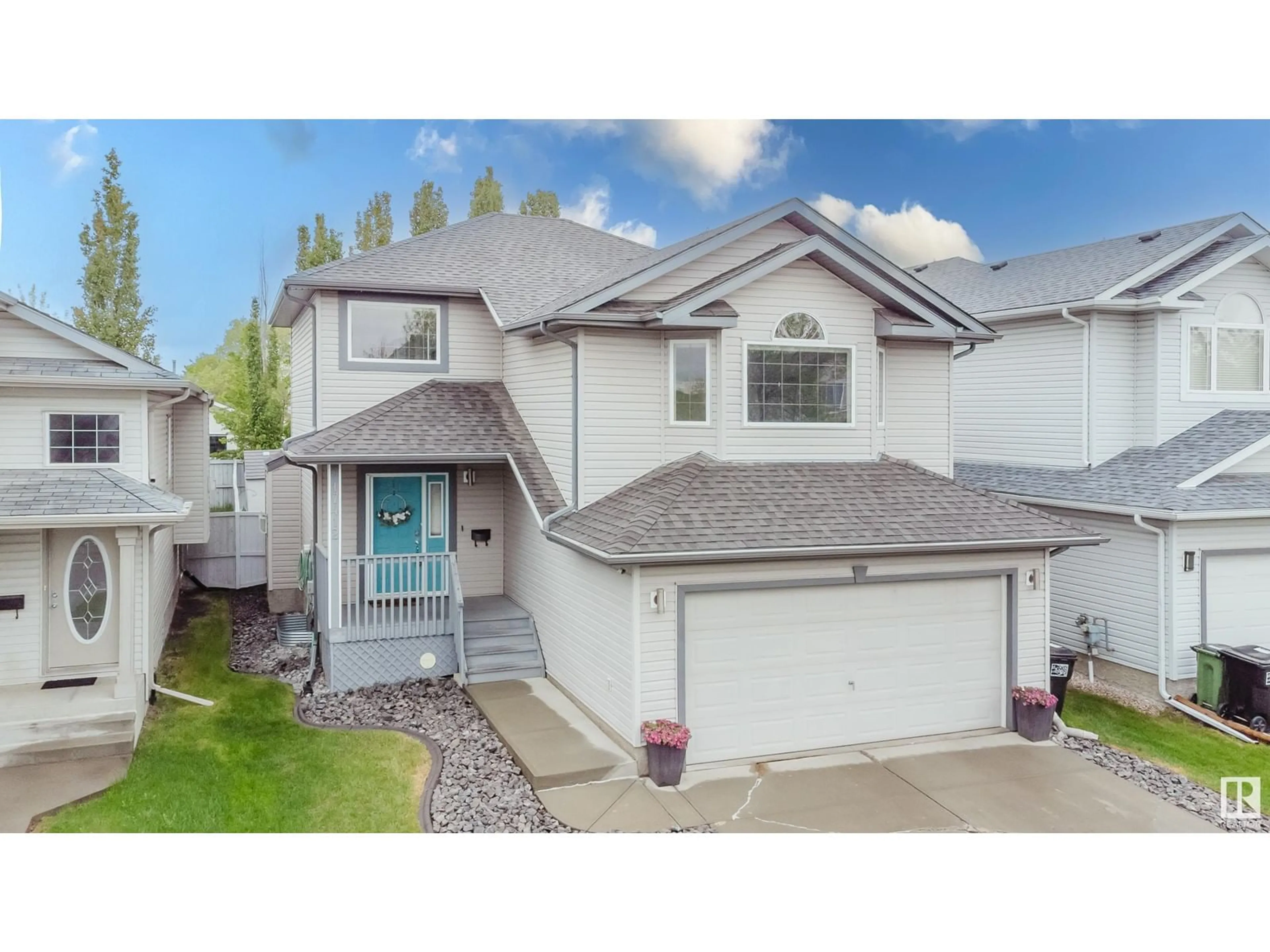 Home with vinyl exterior material, street for 17412 90 ST, Edmonton Alberta T5Z3X8