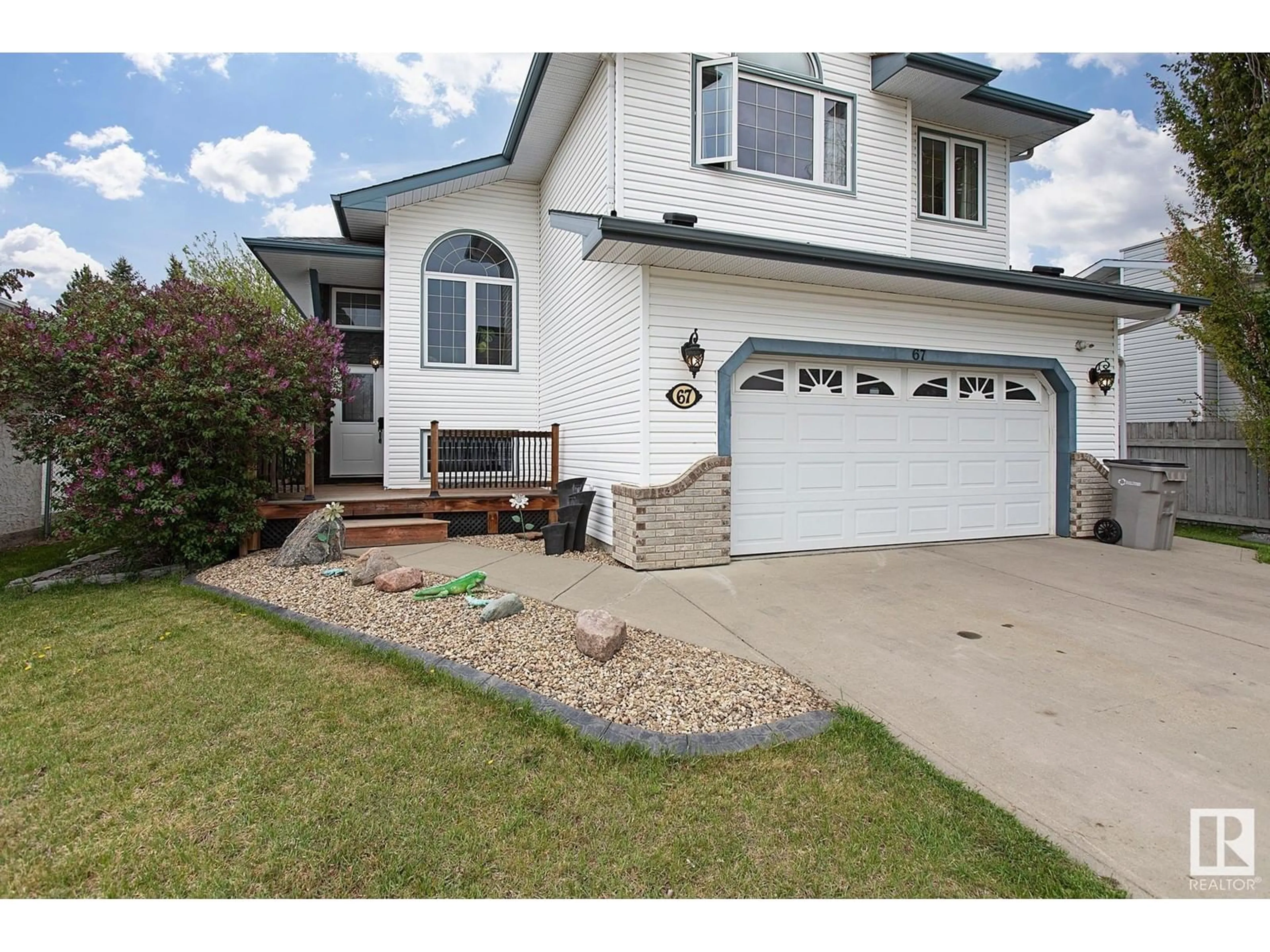 Home with vinyl exterior material, street for 67 WESTVIEW CR, Calmar Alberta T0C0V0
