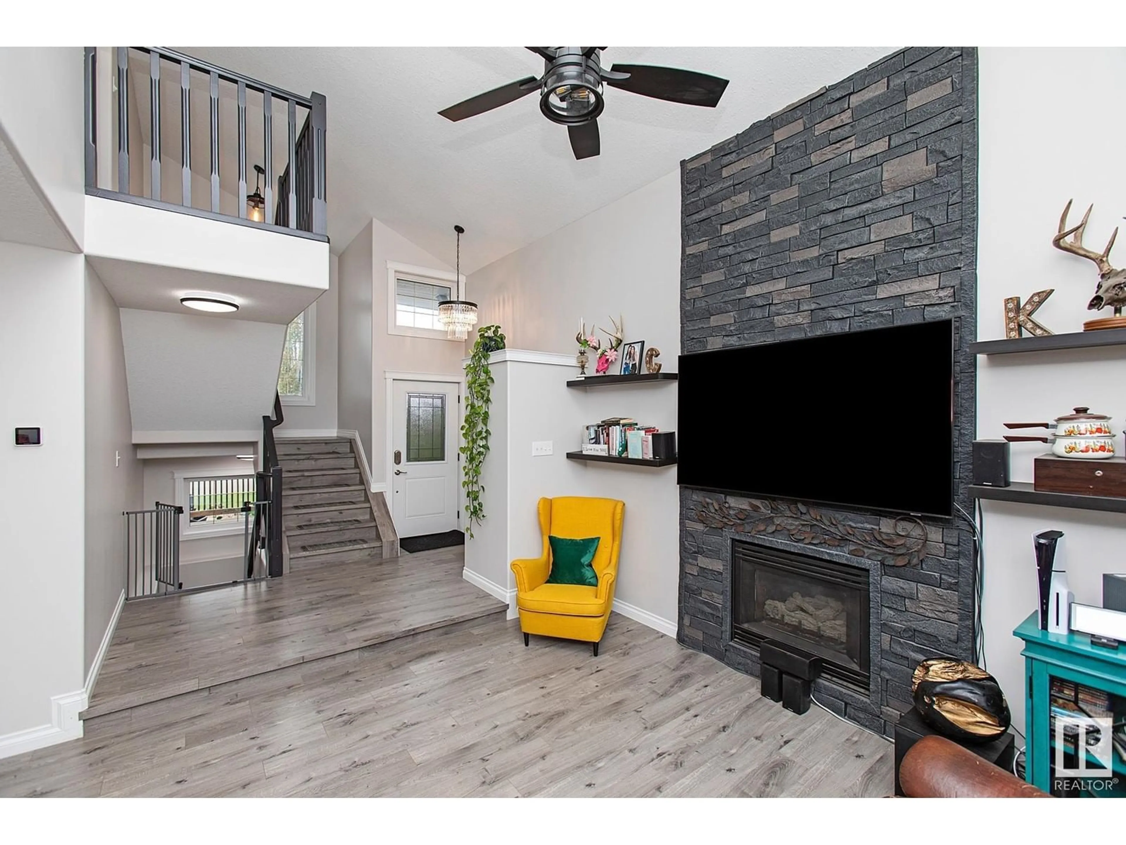 Living room with furniture, unknown for 67 WESTVIEW CR, Calmar Alberta T0C0V0