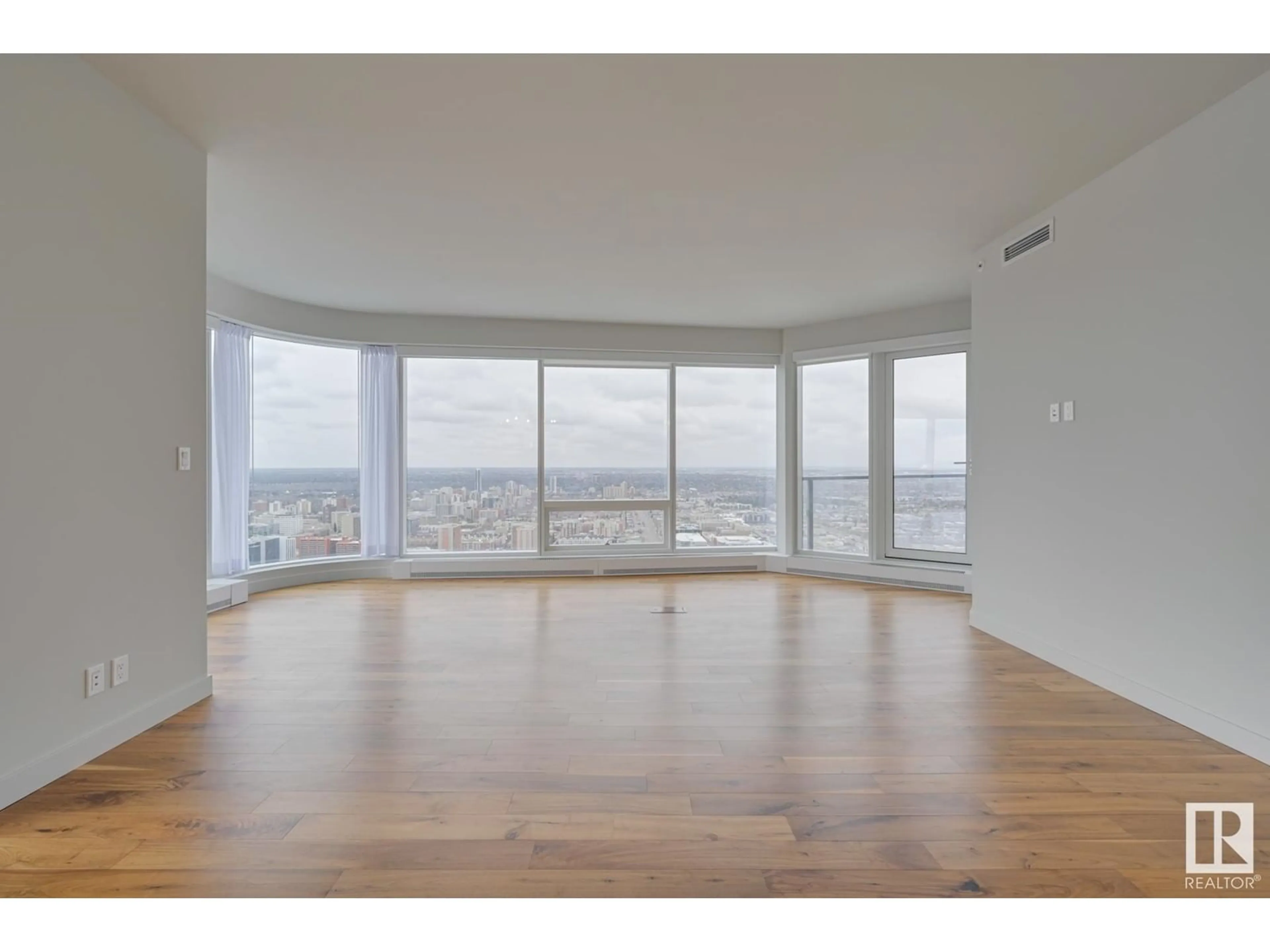 A pic of a room for 10360 - 4106 102 ST NW, Edmonton Alberta T5J0K6