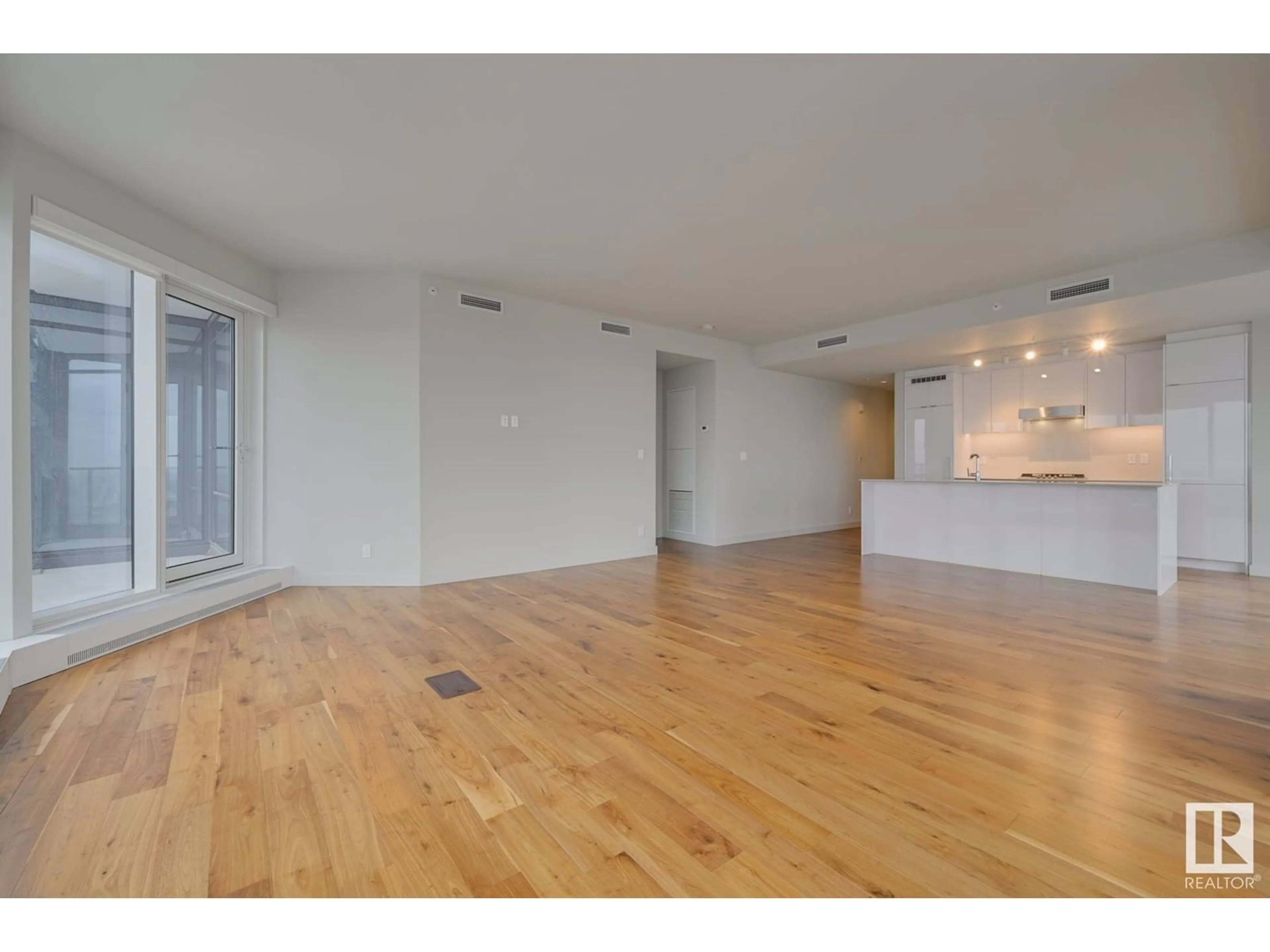A pic of a room for 10360 - 4106 102 ST NW, Edmonton Alberta T5J0K6