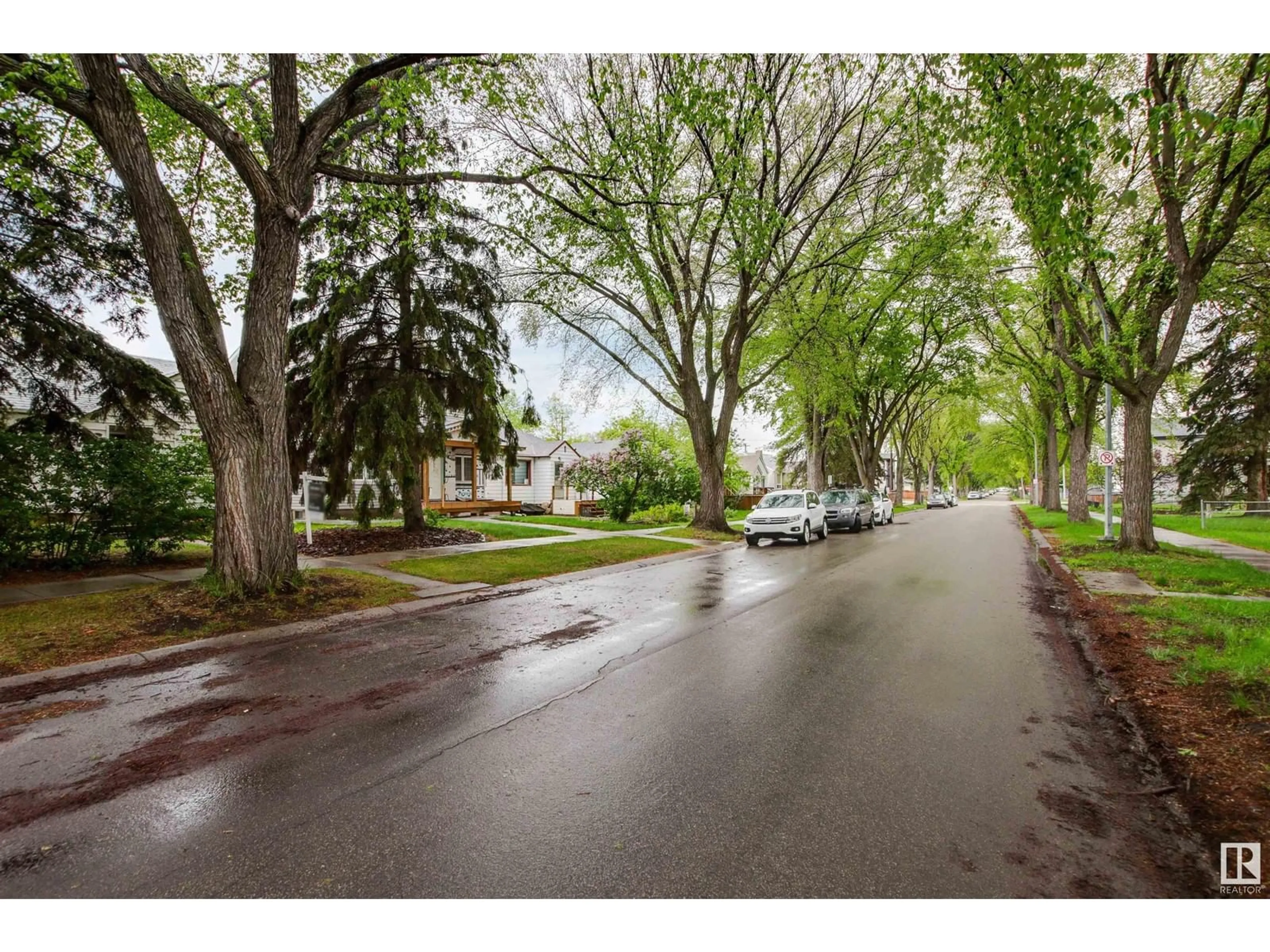 Blurry image for 11422 83 ST, Edmonton Alberta T5B2Y3