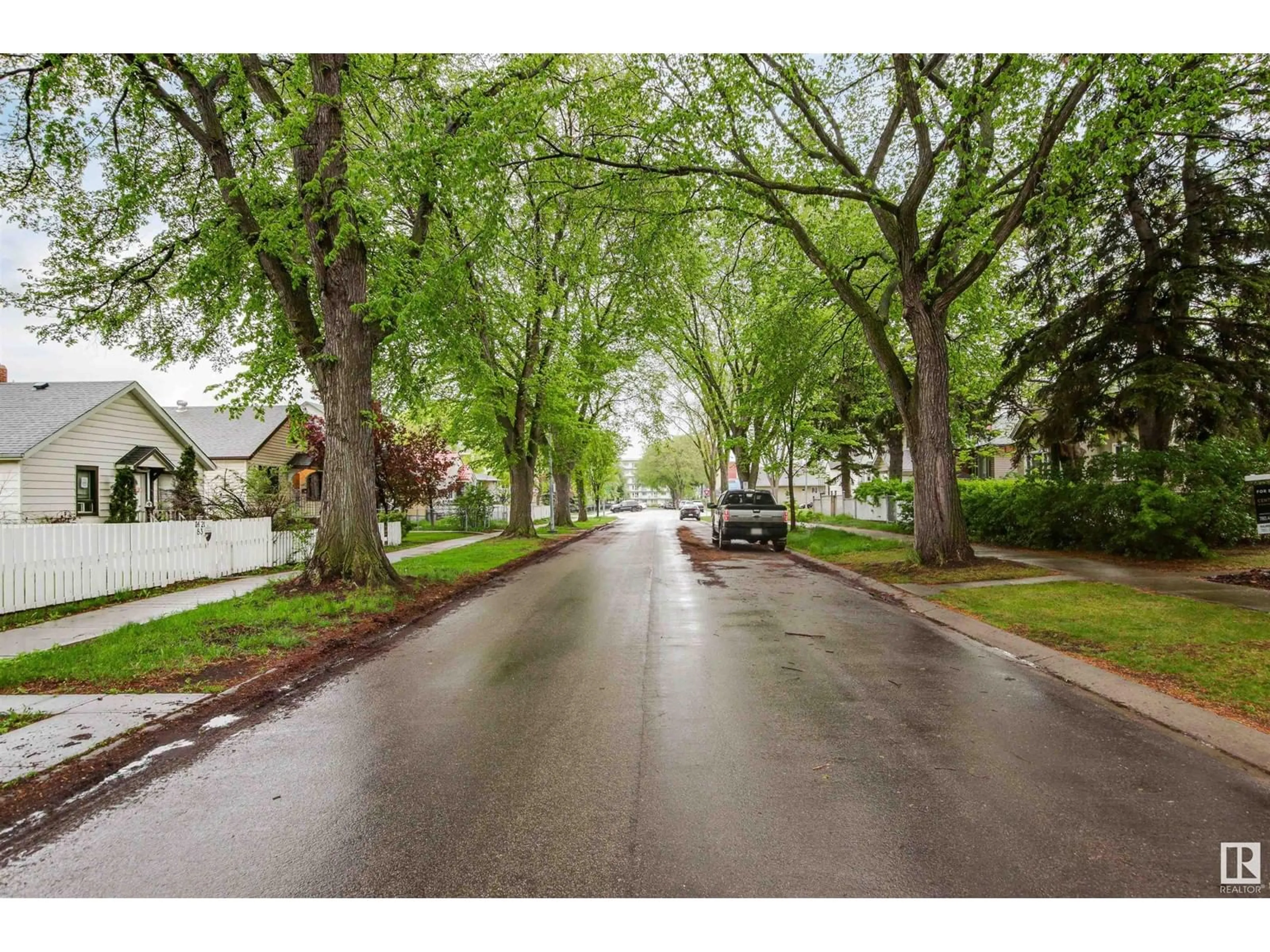 Blurry image for 11422 83 ST, Edmonton Alberta T5B2Y3