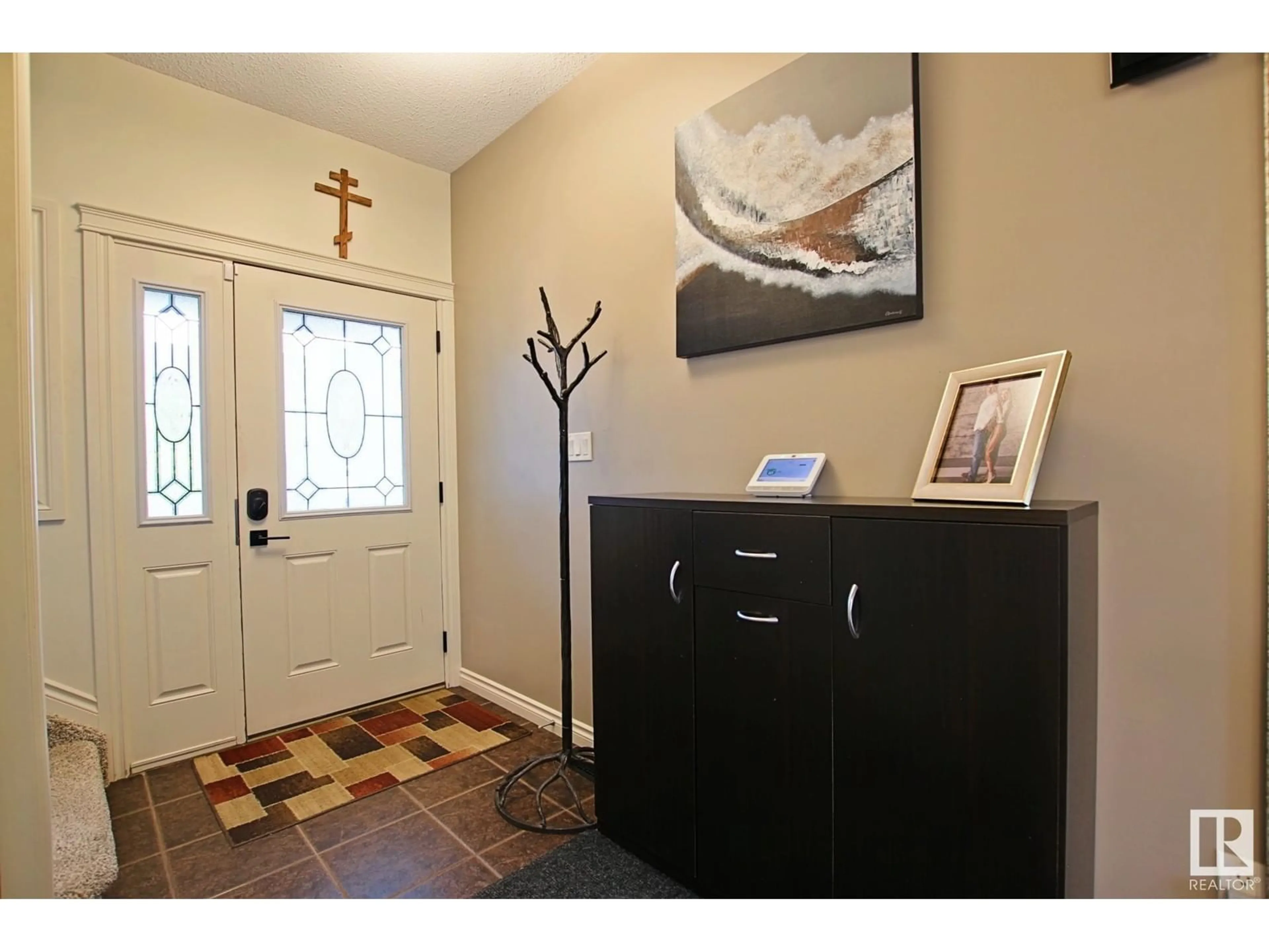 Indoor entryway for 130 89 RUE MONETTE, Beaumont Alberta T4X1T7