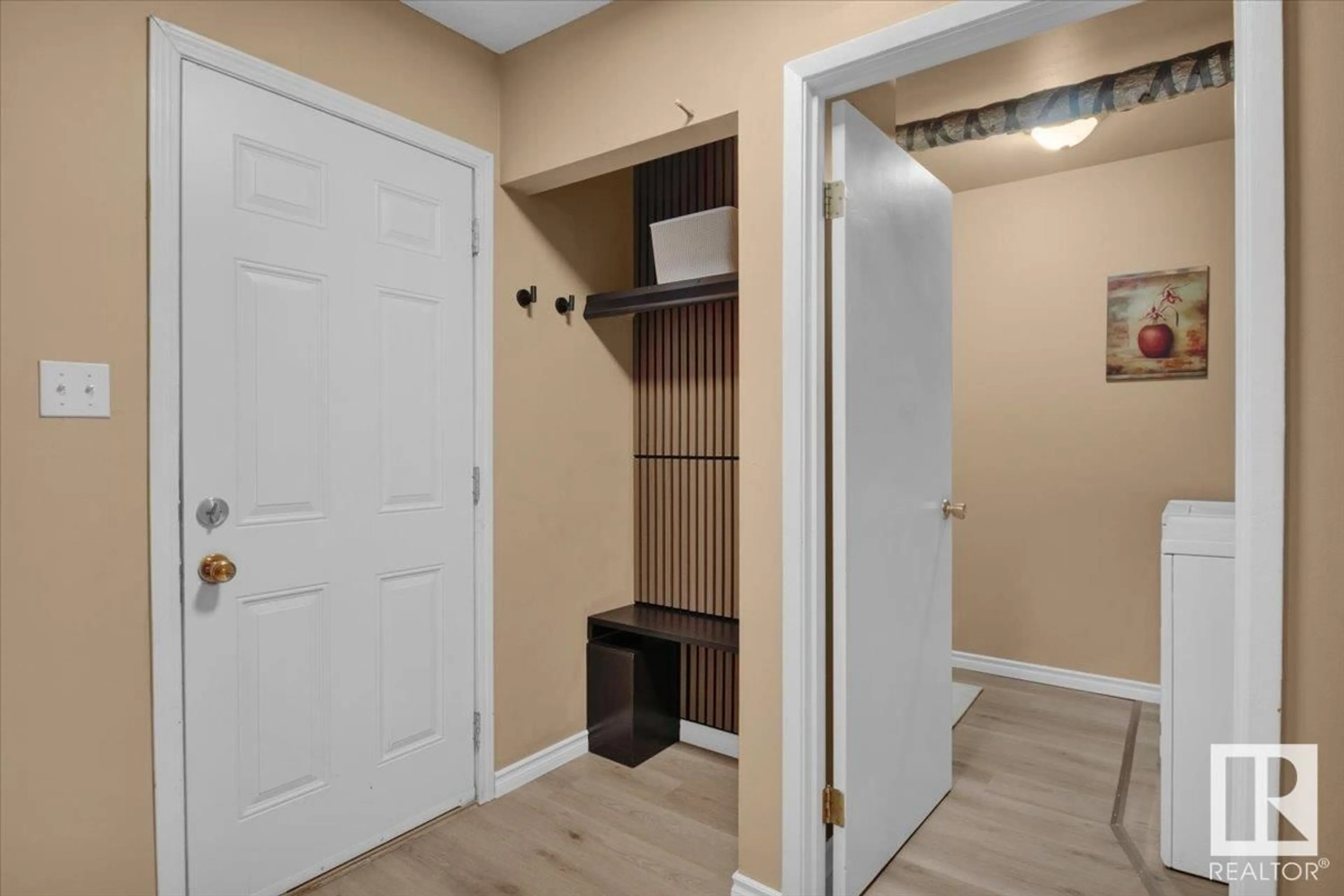 Indoor entryway for 500 - 2908 116A AV, Edmonton Alberta T5W4R7