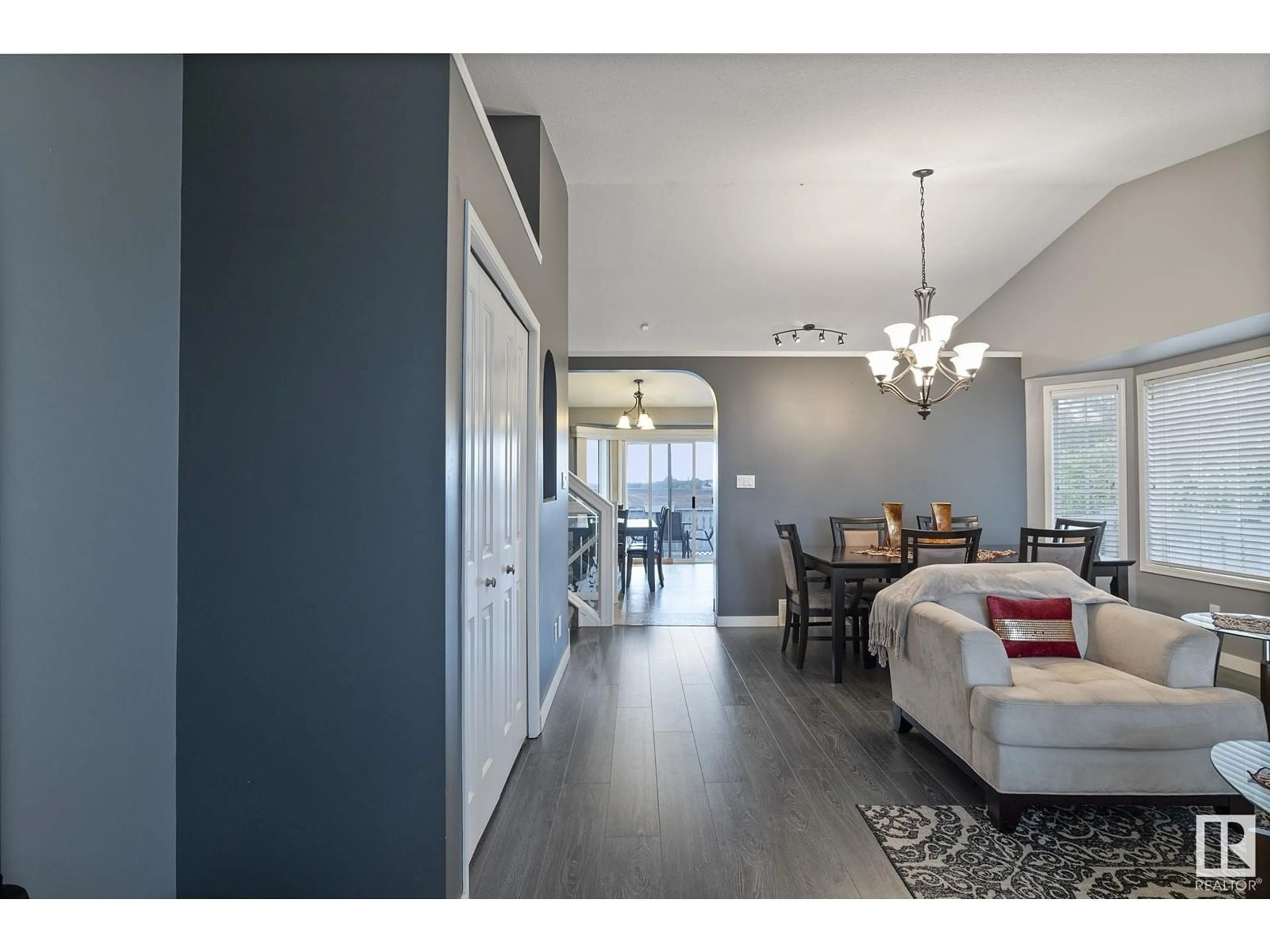 Indoor entryway for 11306 173 AV, Edmonton Alberta T5X5Y4