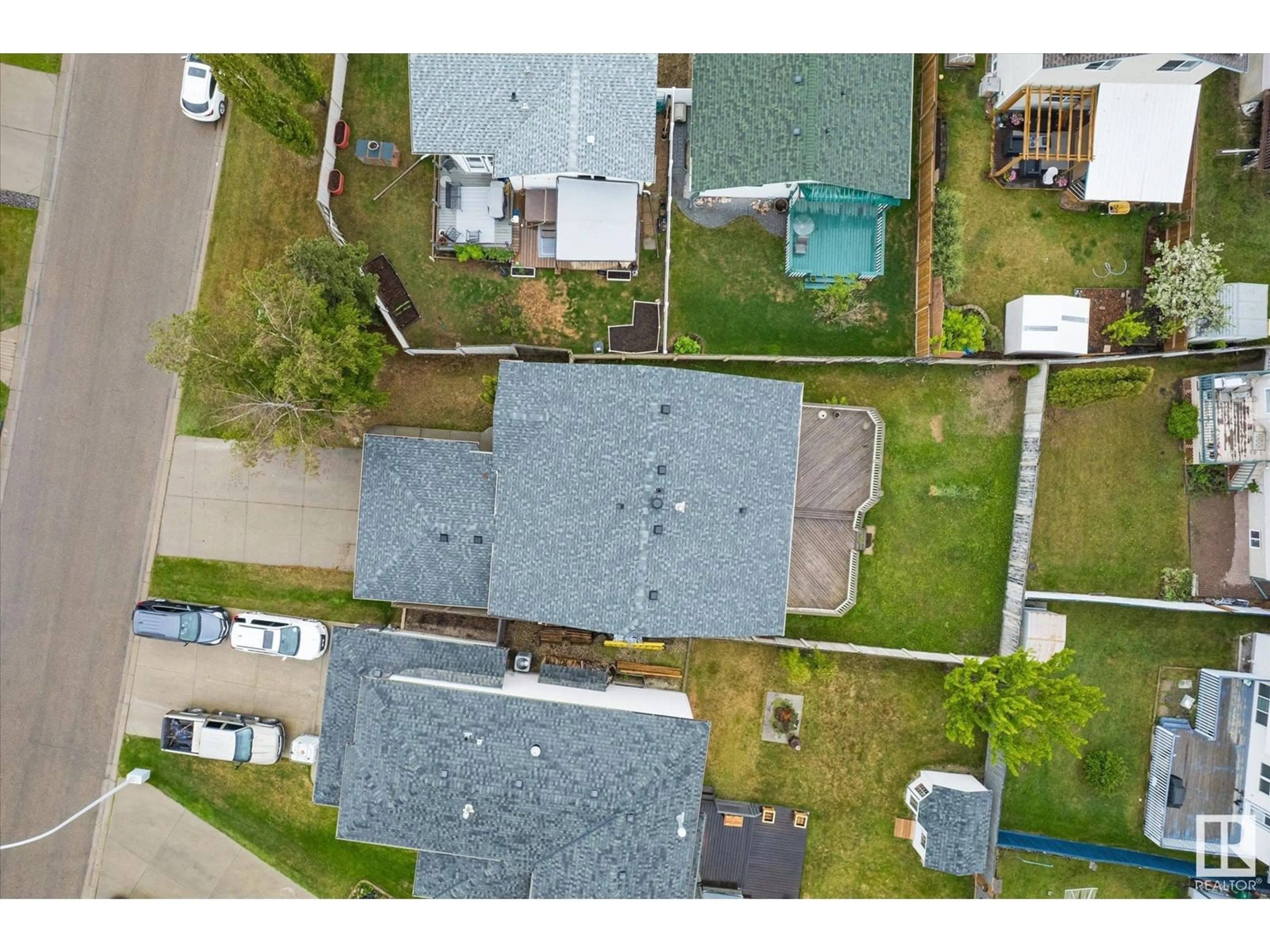 A pic from outside/outdoor area/front of a property/back of a property/a pic from drone, street for NW - 14415 130 ST, Edmonton Alberta T6V1E2