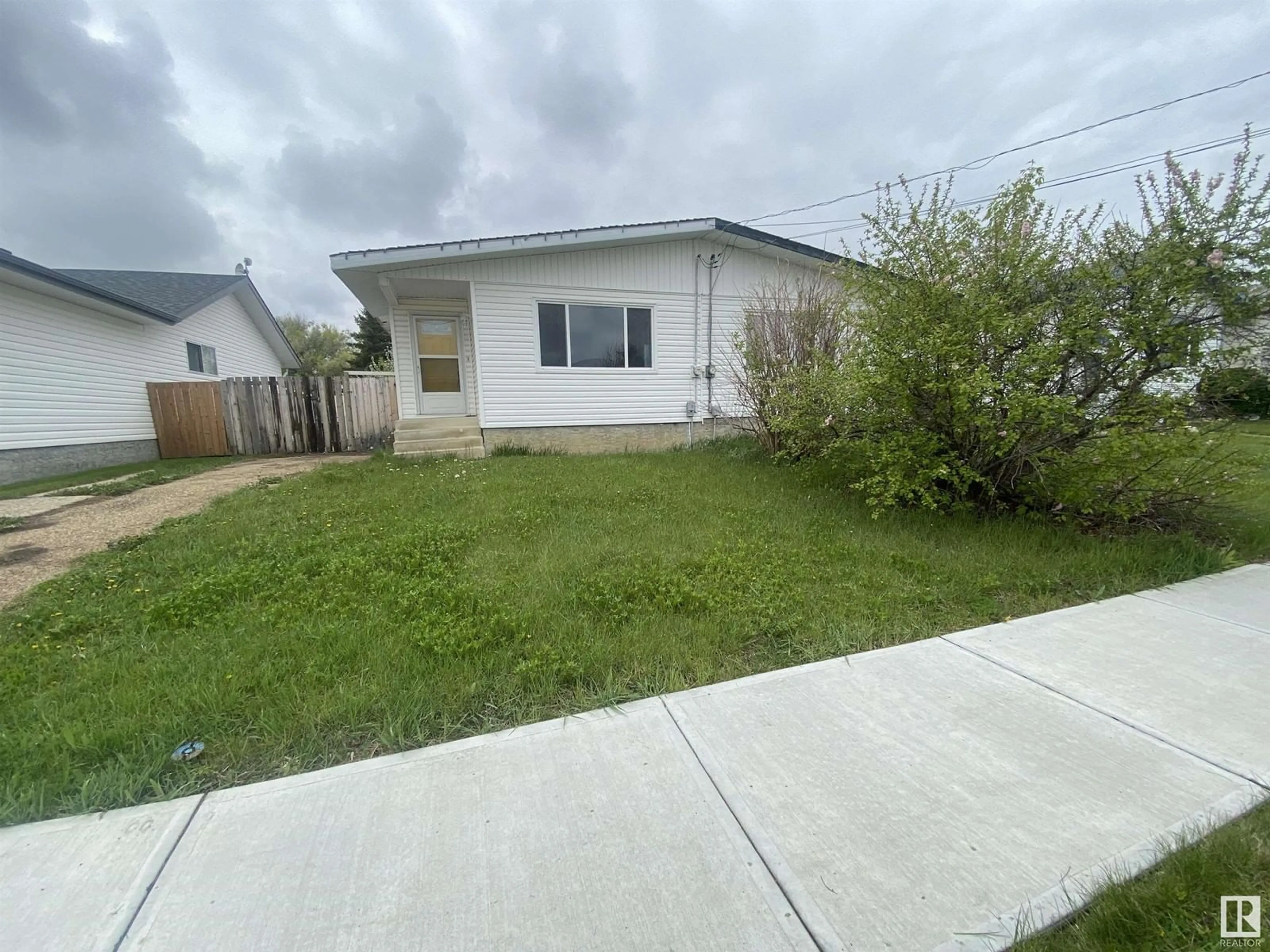 Unknown for 5814 49 ST, Tofield Alberta T0B4J0