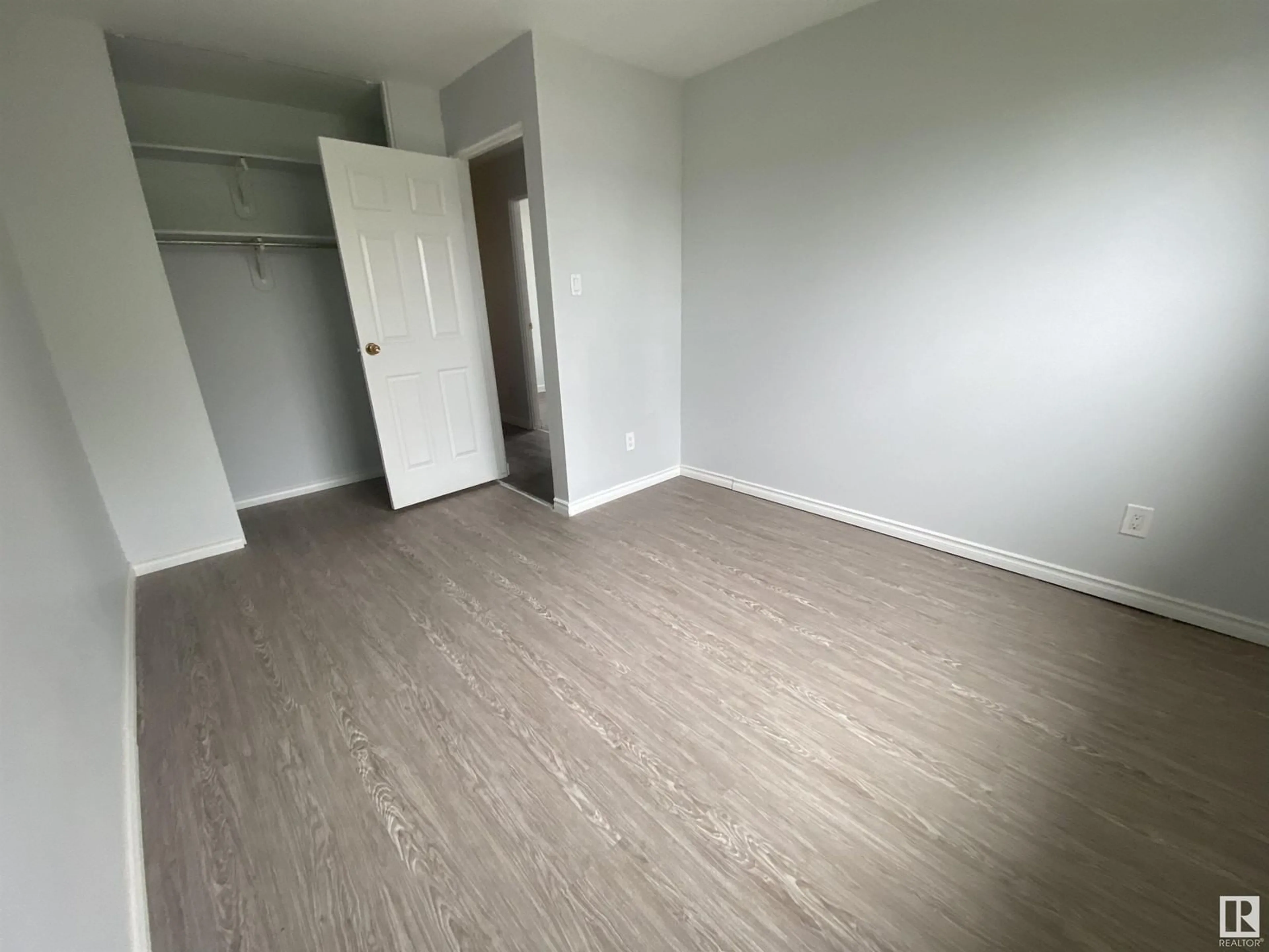 A pic of a room for 5814 49 ST, Tofield Alberta T0B4J0