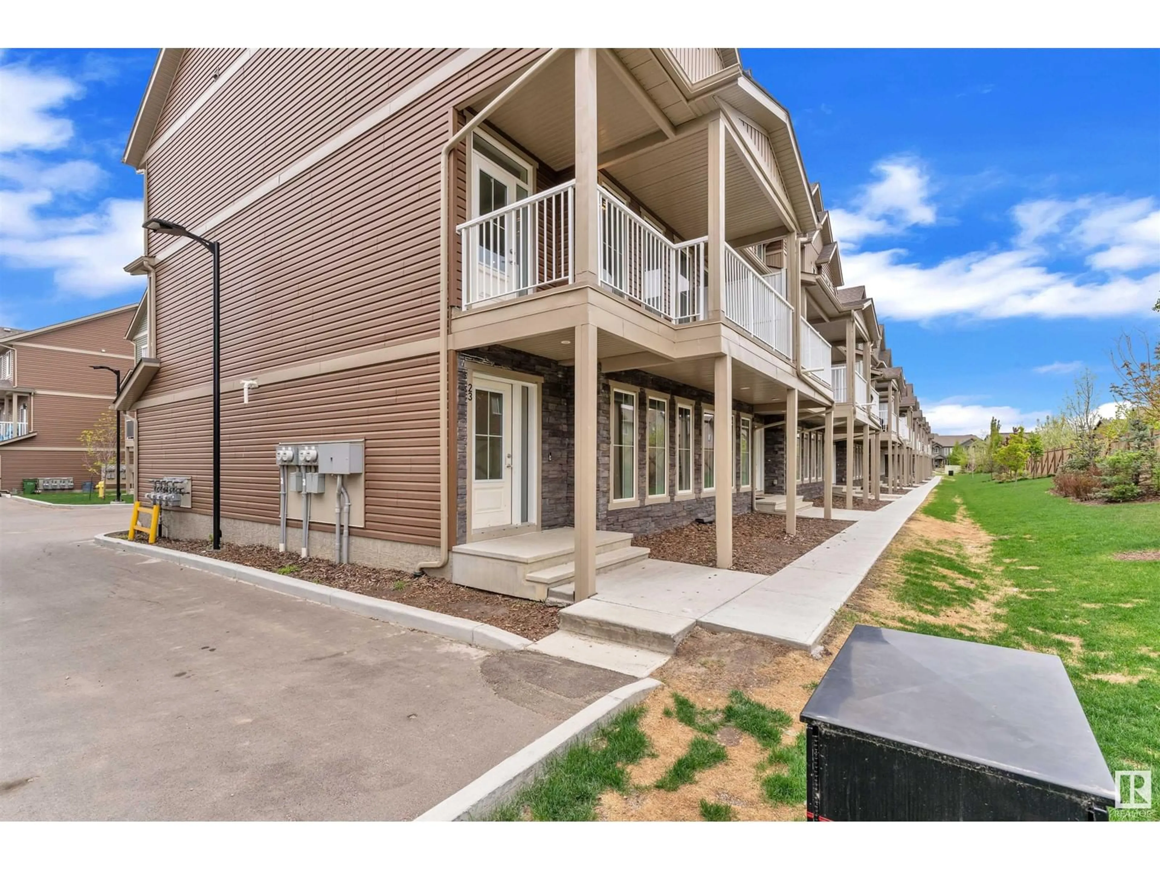 Patio, street for #23 - 1051 GRAYDON HILL BV, Edmonton Alberta T6W3C8