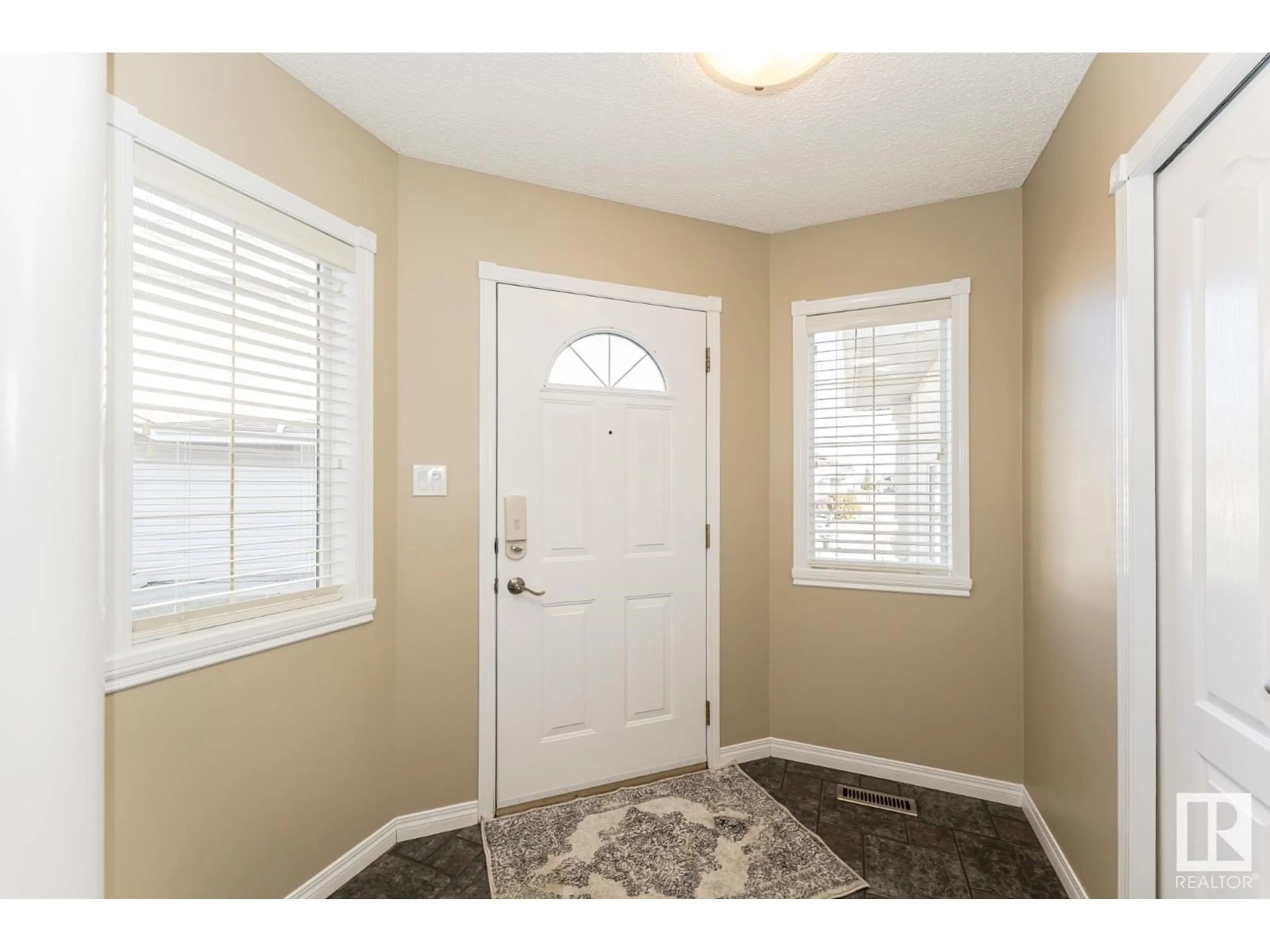 Indoor entryway for 12927 HUDSON WY, Edmonton Alberta T6V1M4