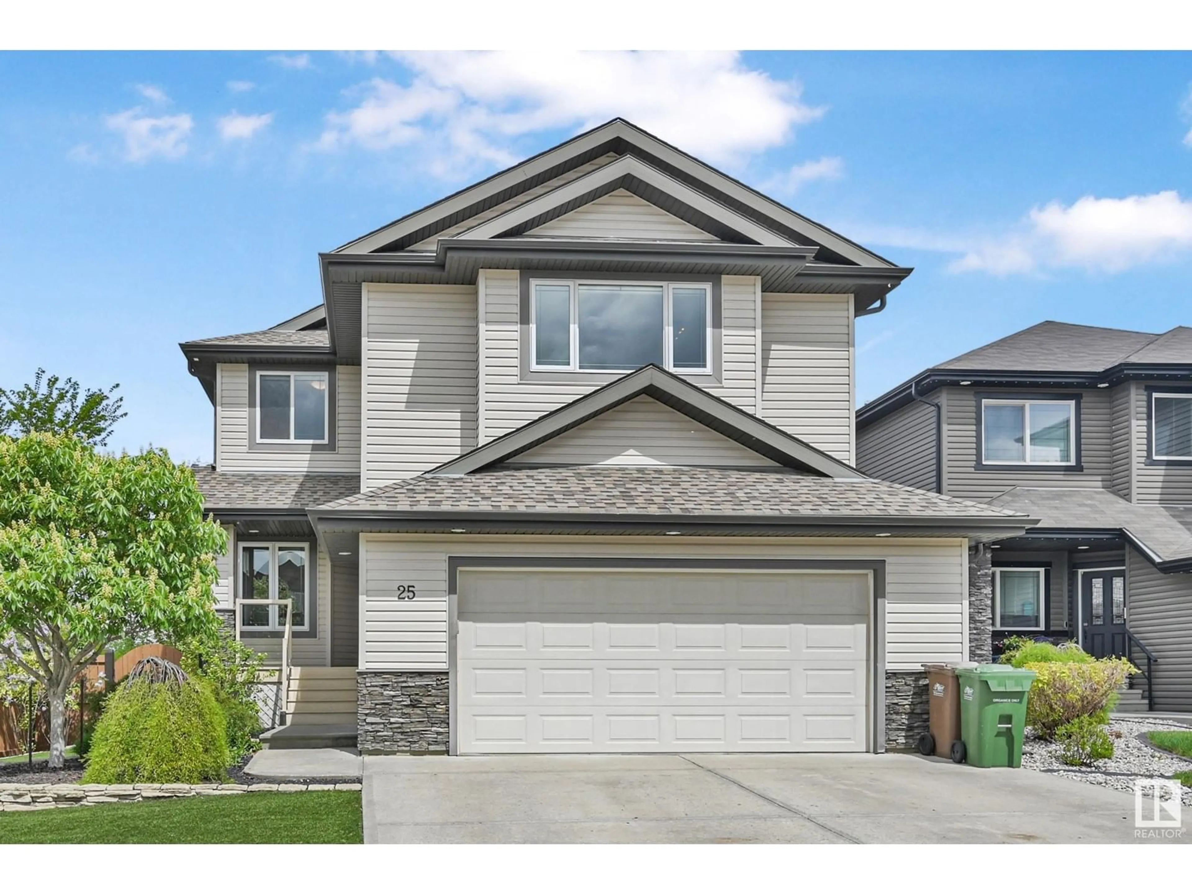 Home with vinyl exterior material, street for 25 NORTON AV, St. Albert Alberta T8N4C4