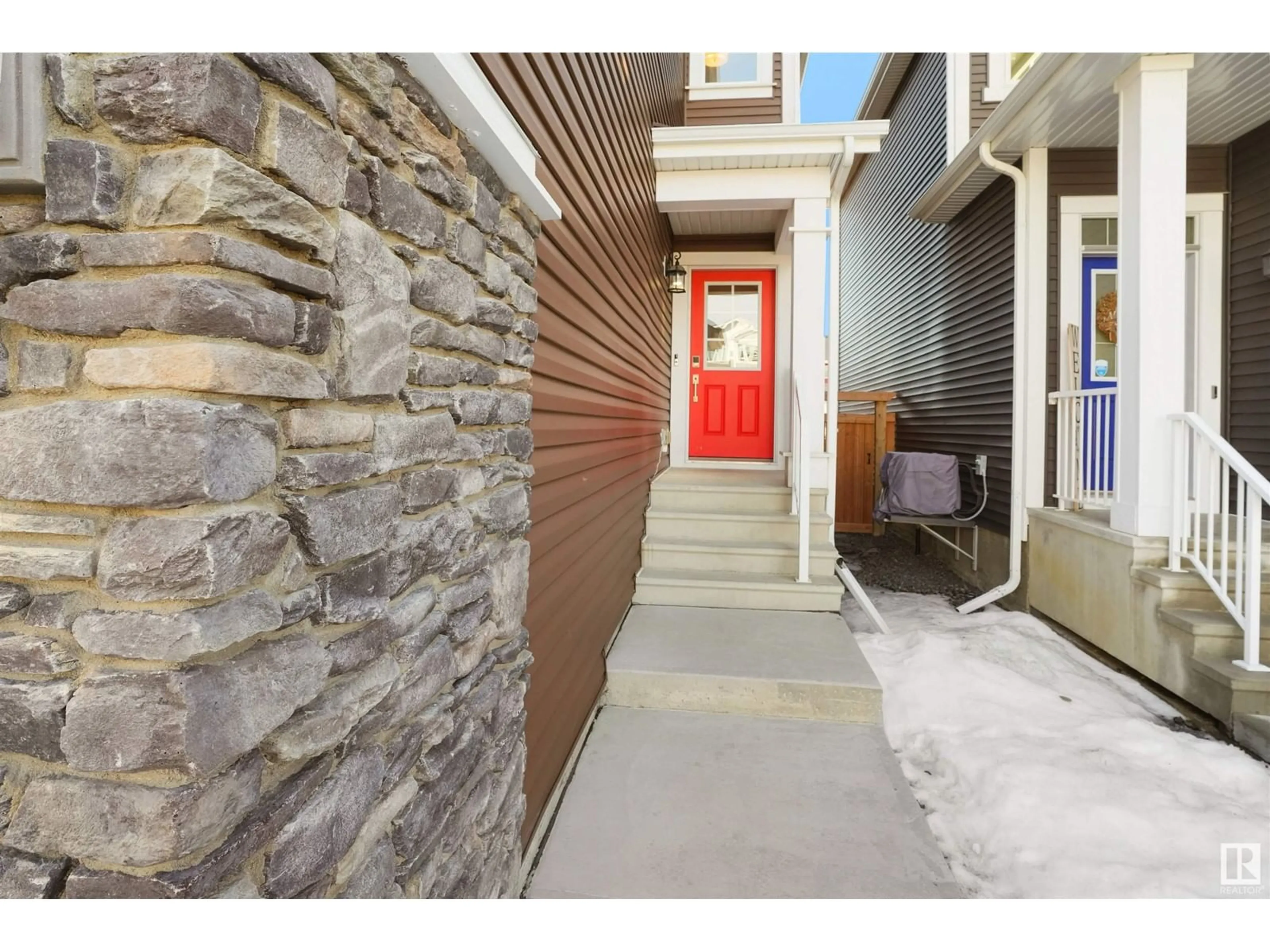 Indoor entryway for 167 STURTZ BN, Leduc Alberta T9E1E3