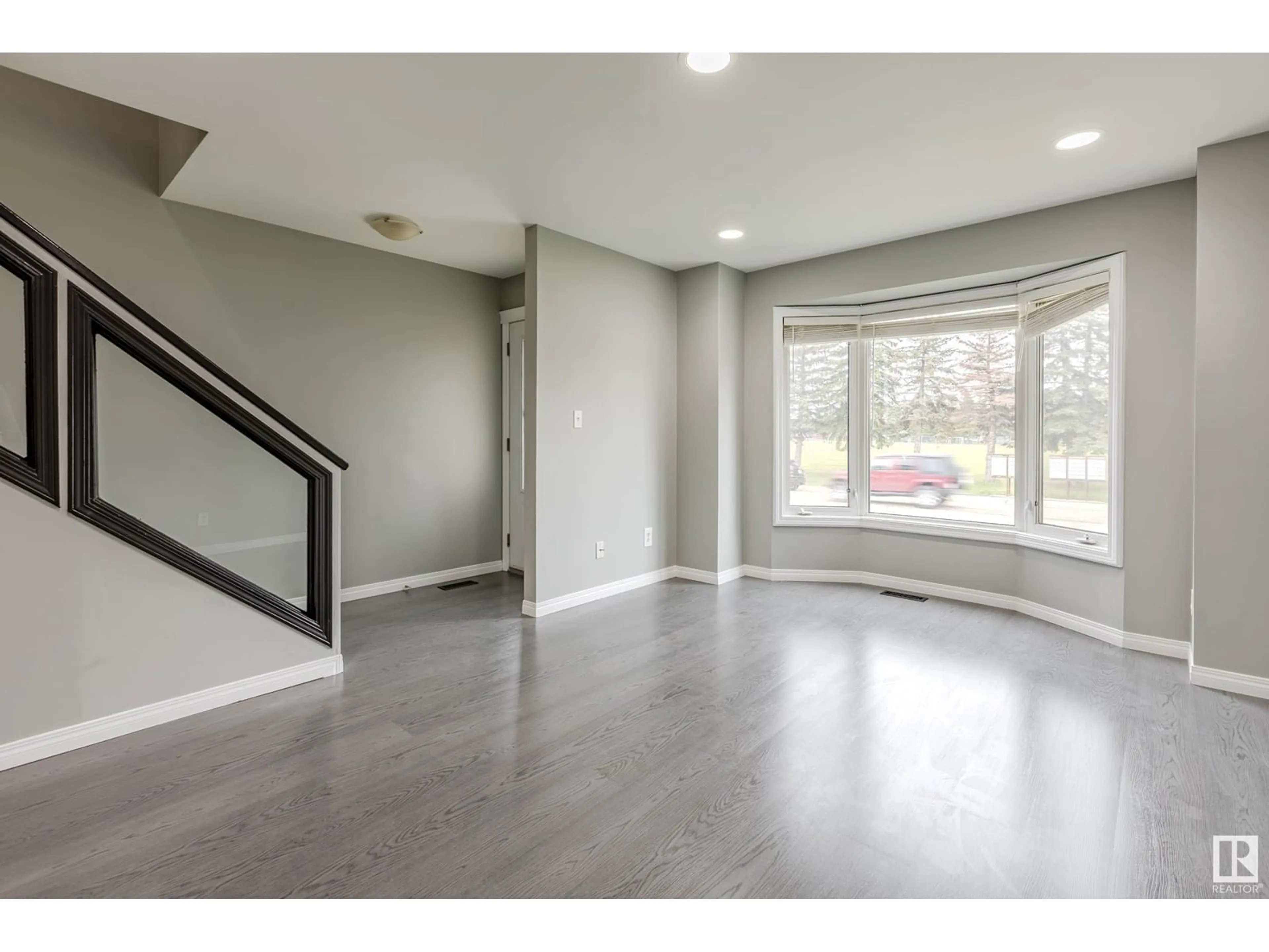 Unknown for 9808 107 ST, Morinville Alberta T8R1E5