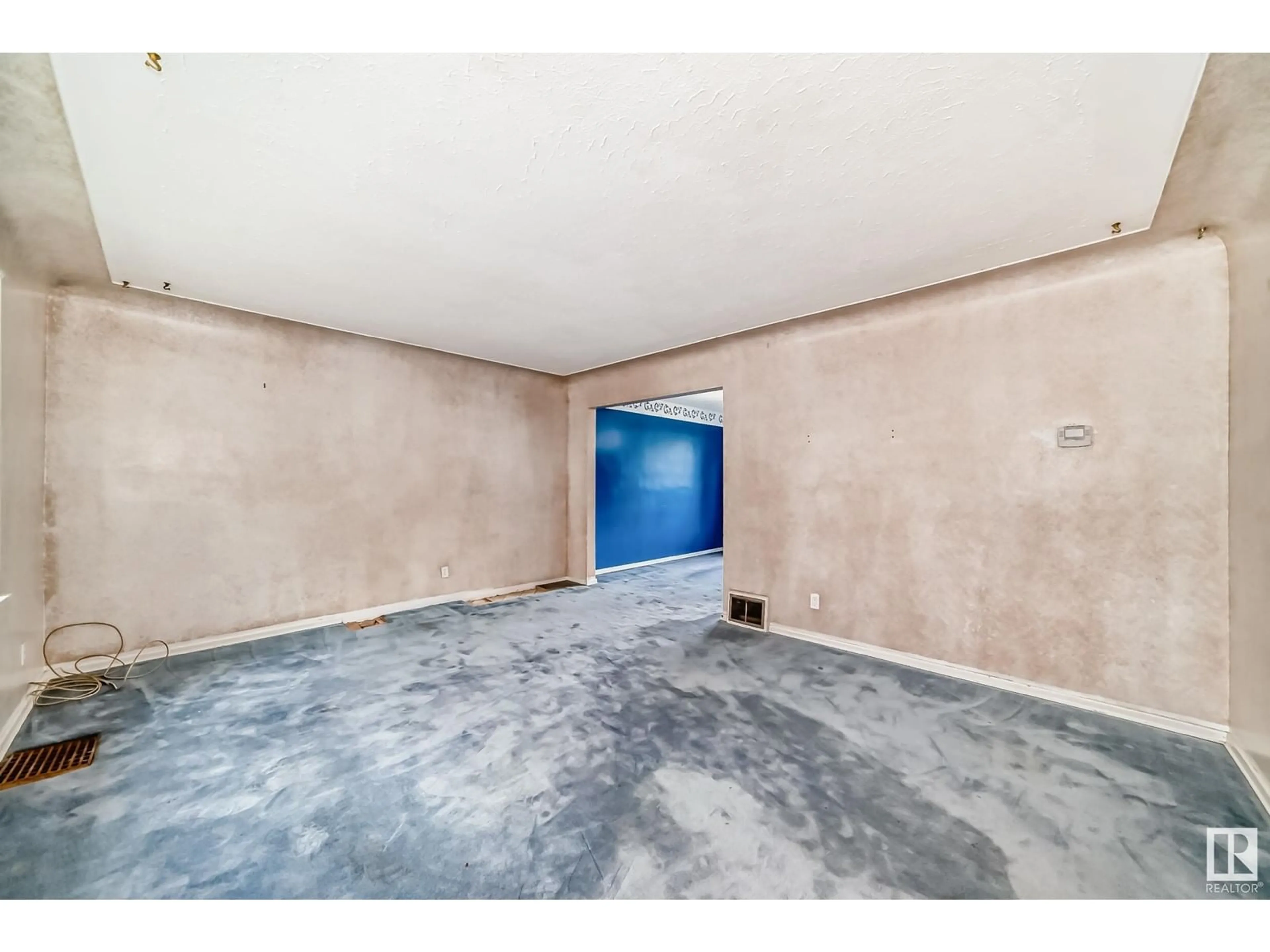 A pic of a room for NW - 7927 89 AV, Edmonton Alberta T6C1N4