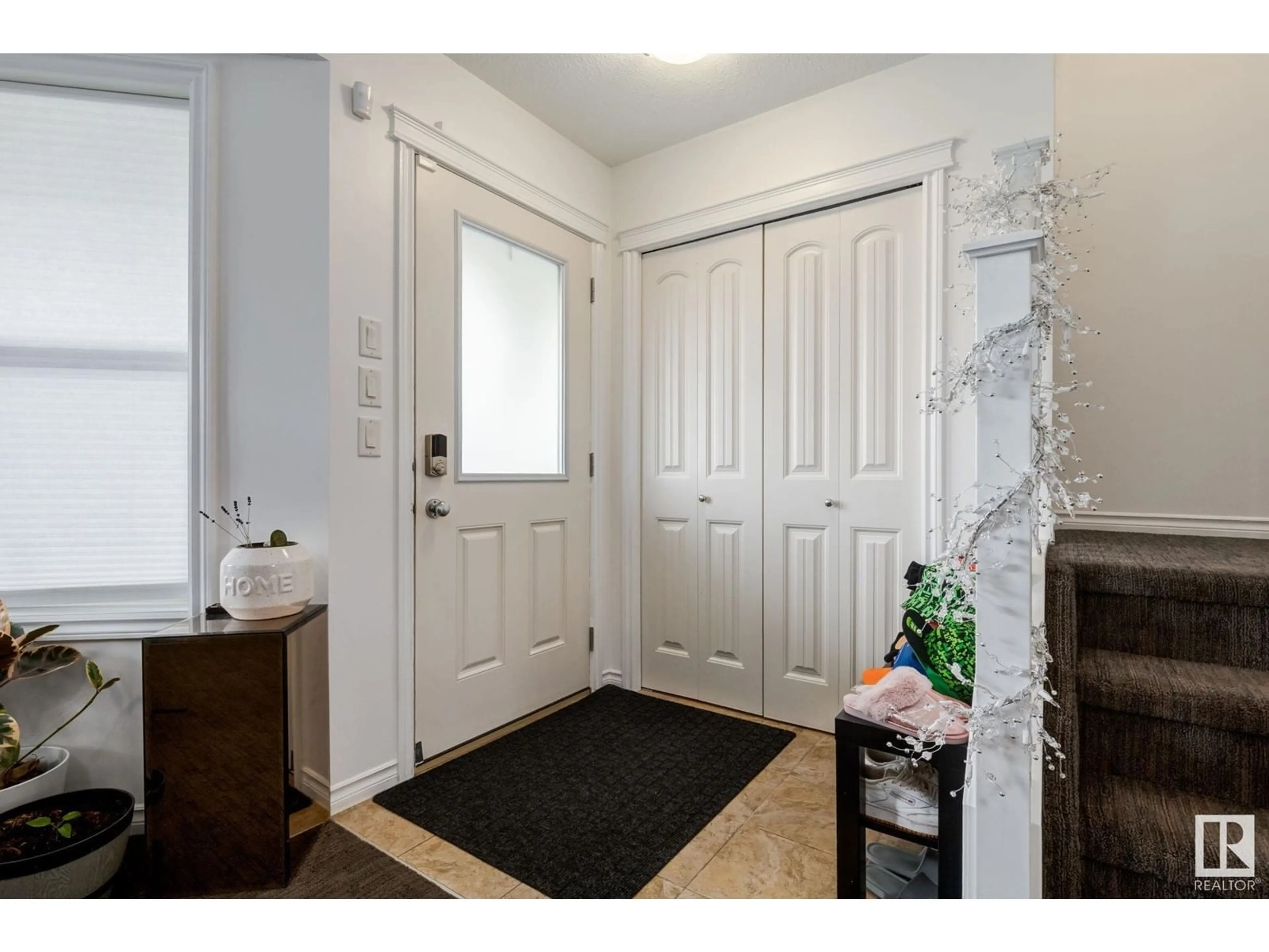 Indoor entryway for 43 VERONICA HL, Spruce Grove Alberta T7X0G9