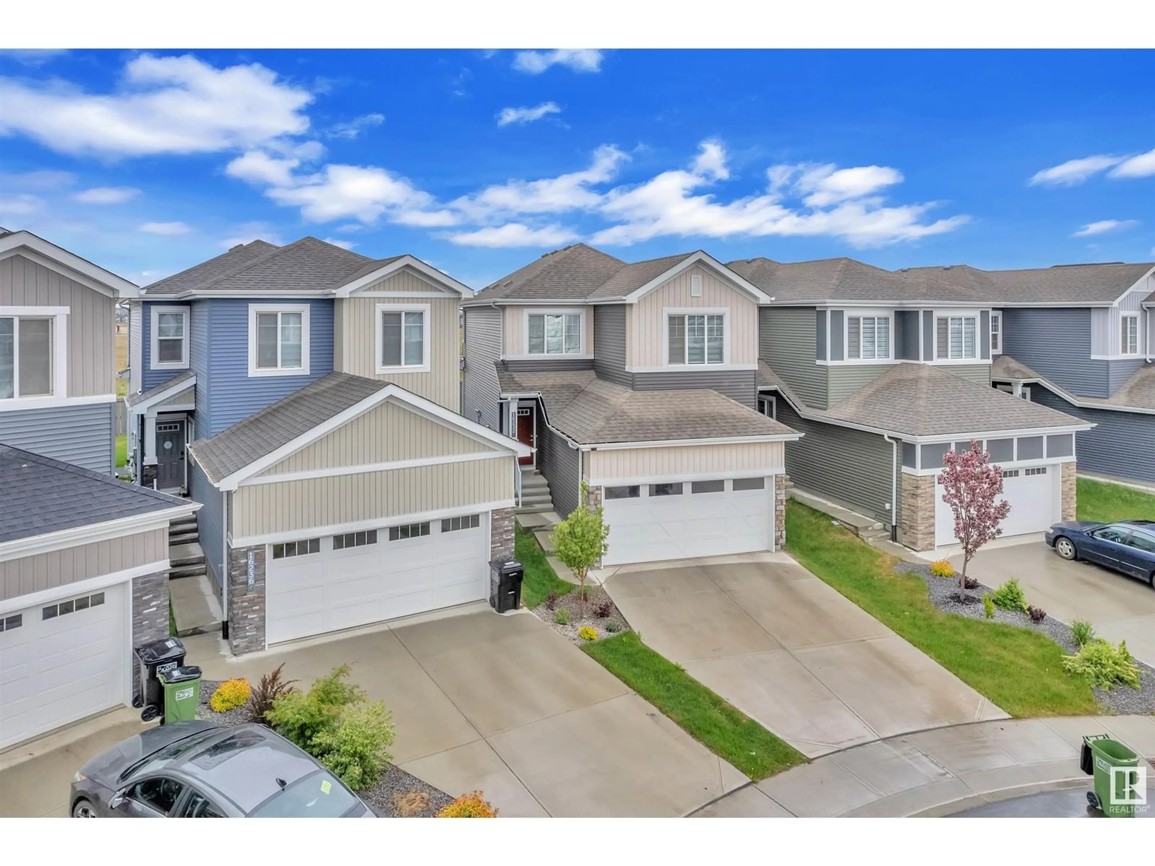 A pic from outside/outdoor area/front of a property/back of a property/a pic from drone, street for SW - 16236 31 AV, Edmonton Alberta T6W4X2
