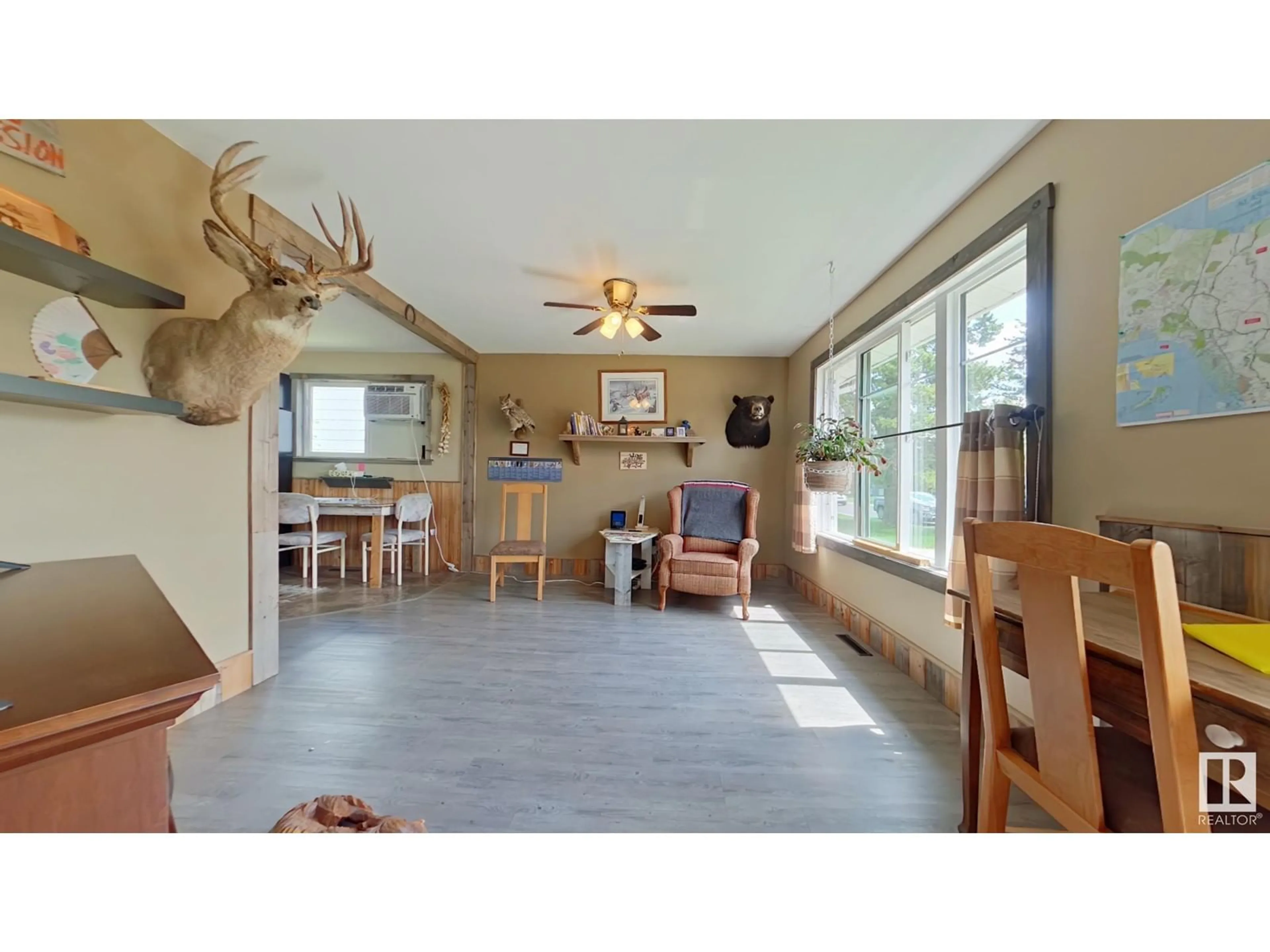 A pic of a room for 7124 80 AV, Edmonton Alberta T6B0C6