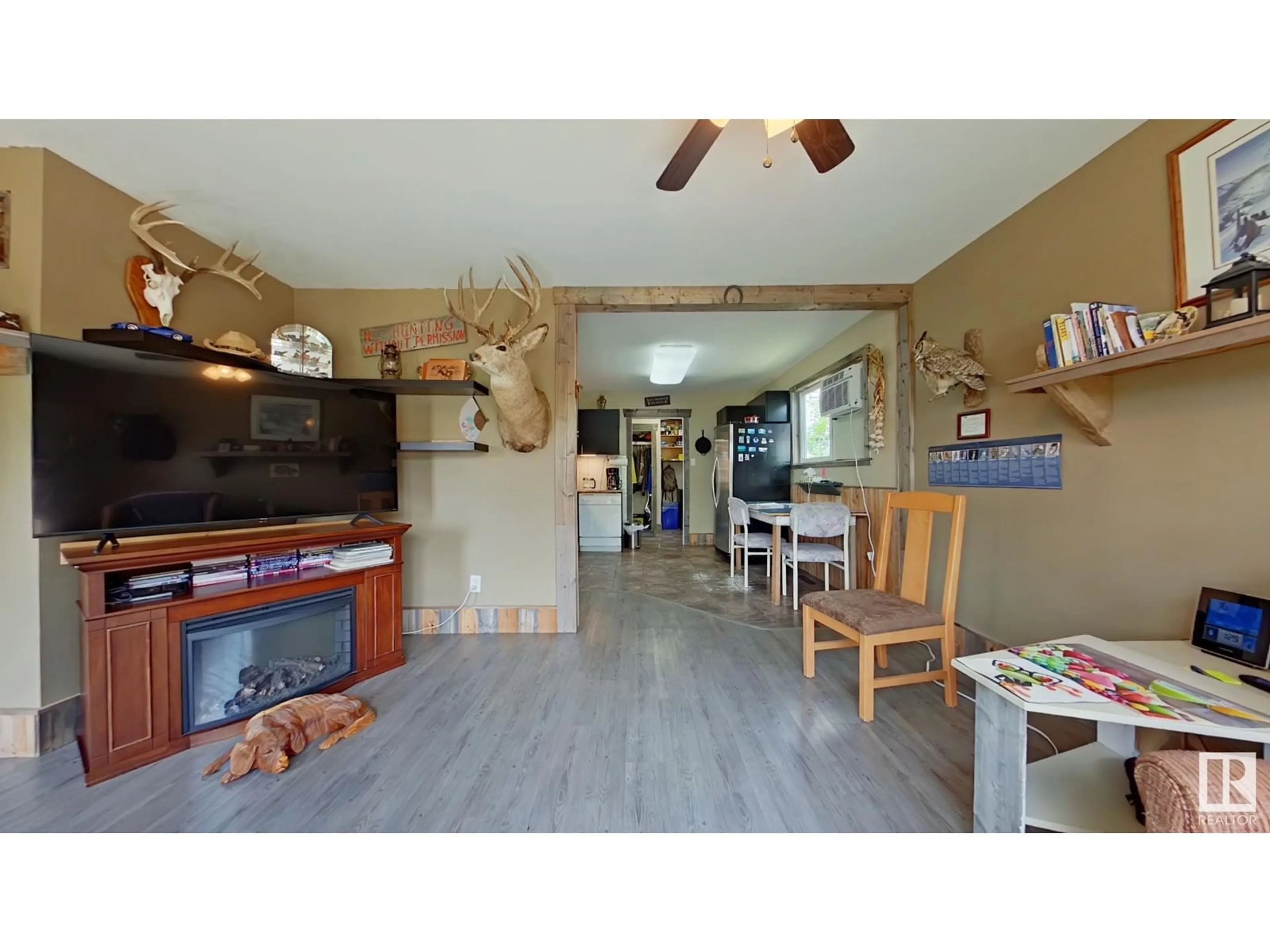 Unknown for 7124 80 AV, Edmonton Alberta T6B0C6
