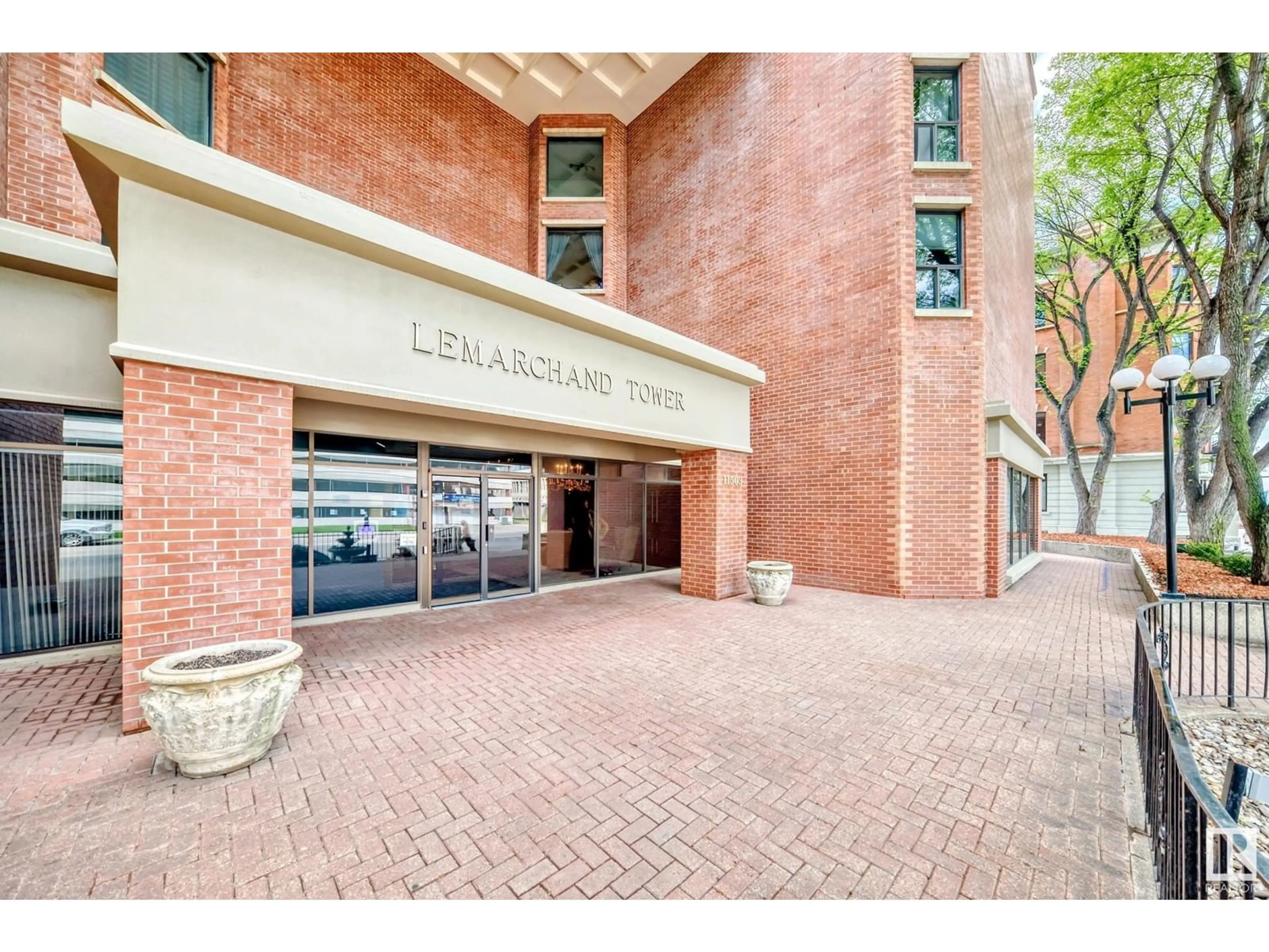 Indoor foyer for #307 - 11503 100 AV, Edmonton Alberta T5K2K7