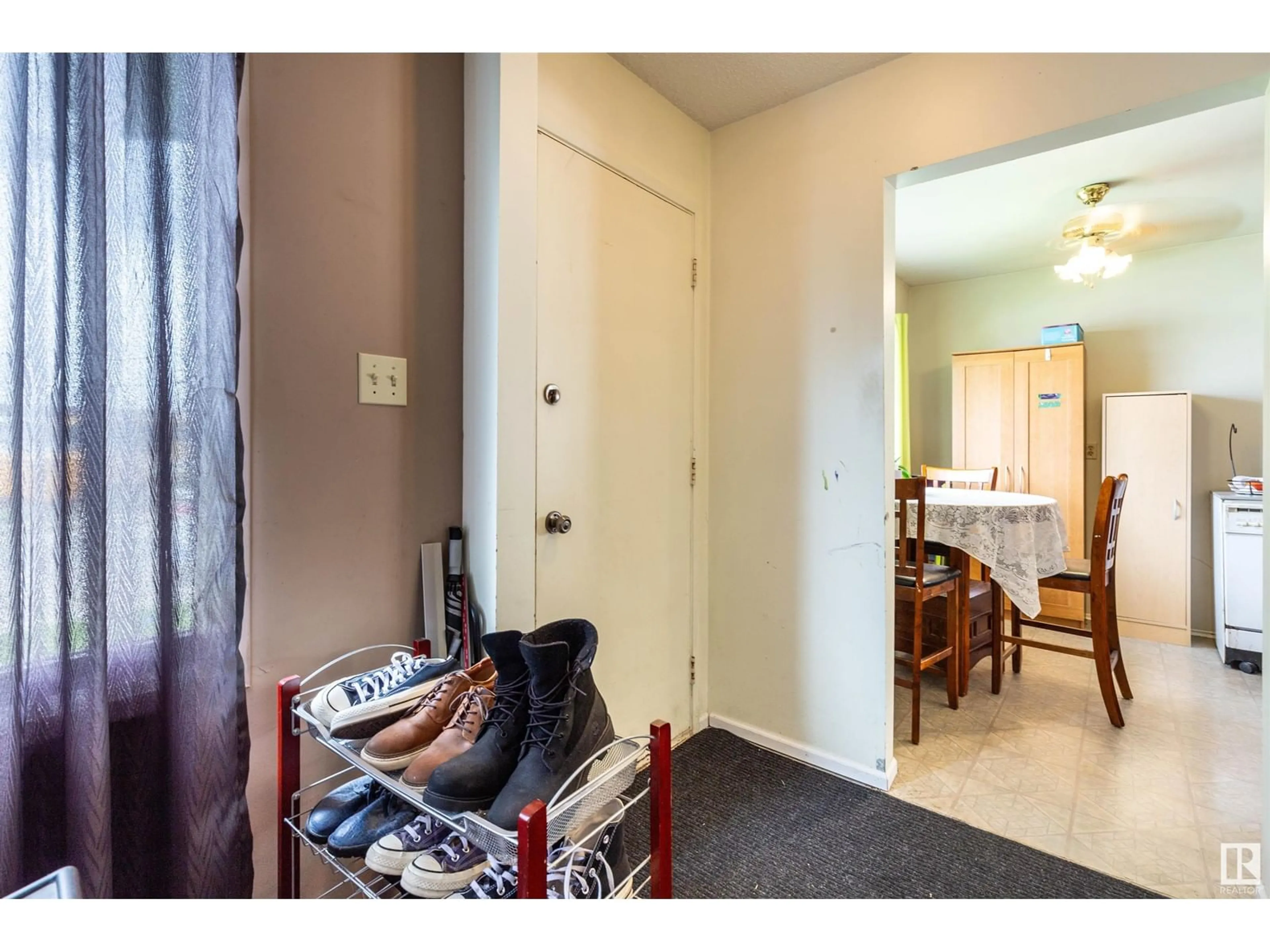 Indoor entryway for 16115 100A AV, Edmonton Alberta T5P0L9