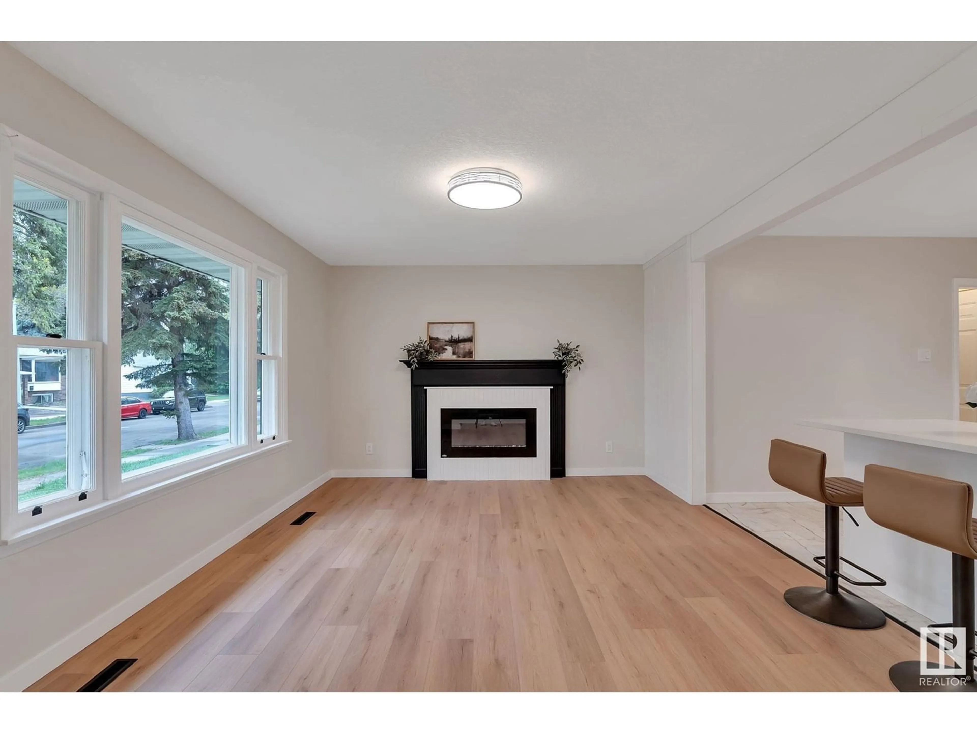 Unknown for NW - 4218 117 AV, Edmonton Alberta T5W0Y4