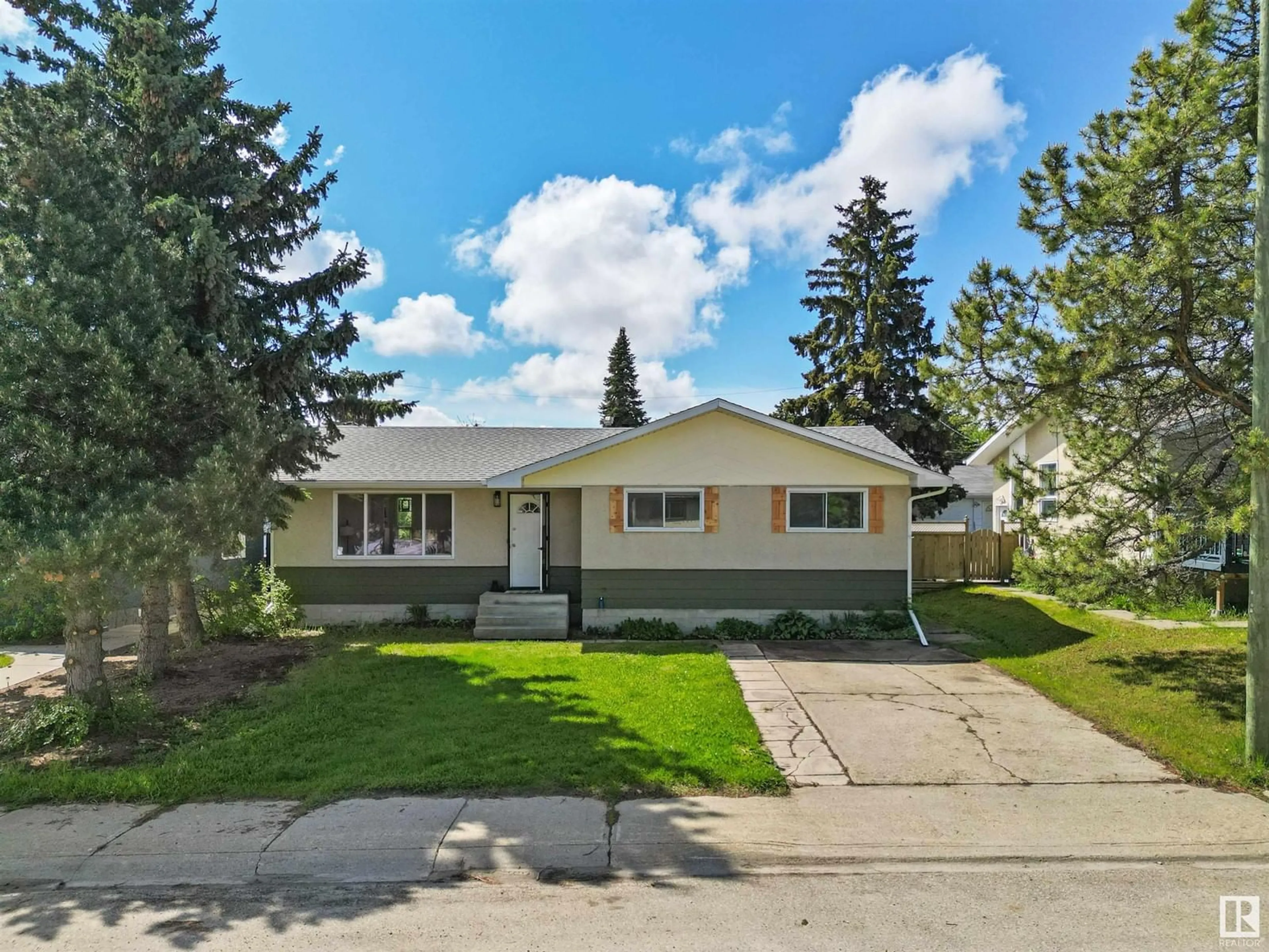 Home with vinyl exterior material, street for 4915 54A AV, Drayton Valley Alberta T7A1A3