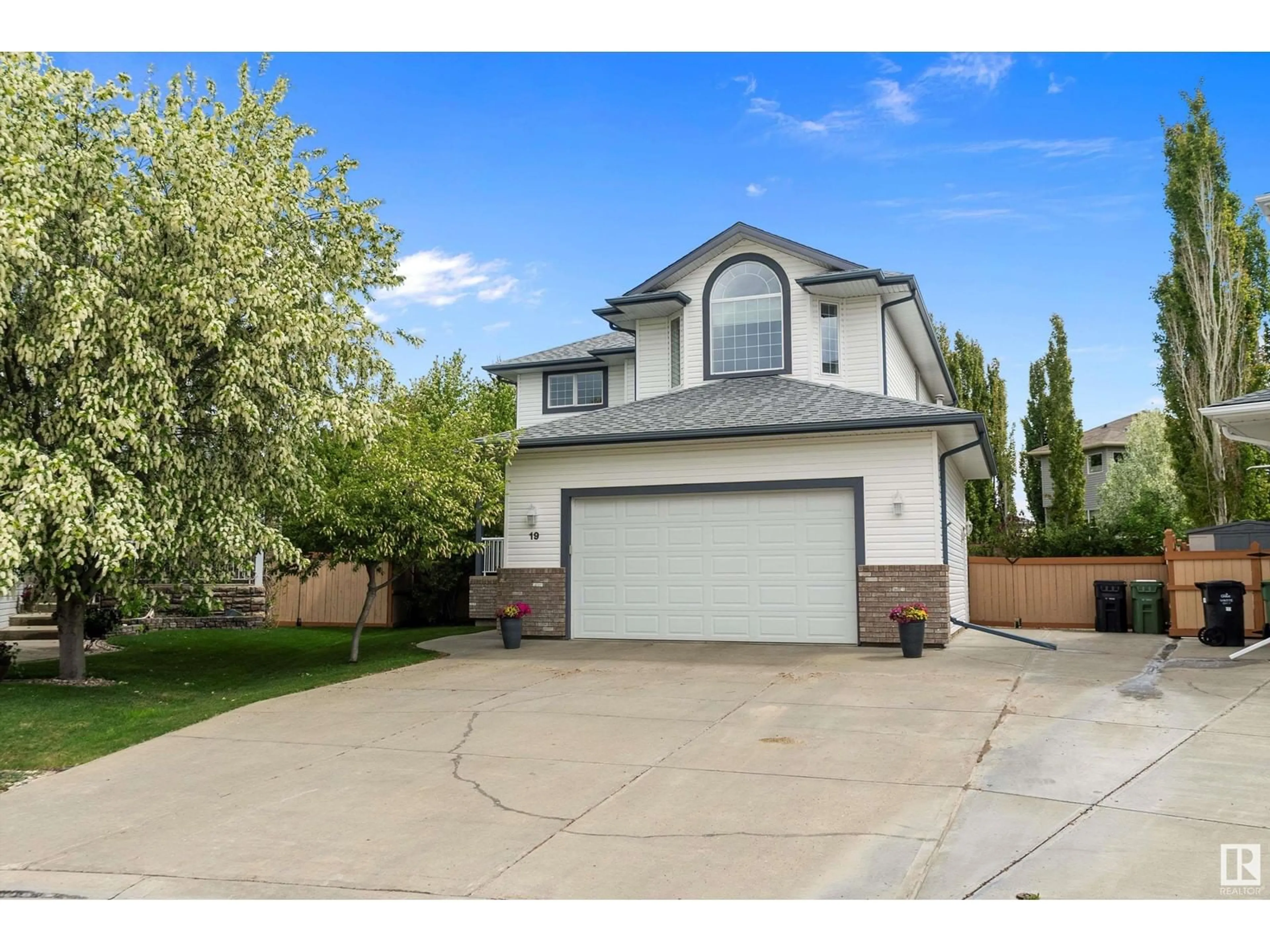 Home with vinyl exterior material, street for 19 WESTLIN CO, Leduc Alberta T9E8H5