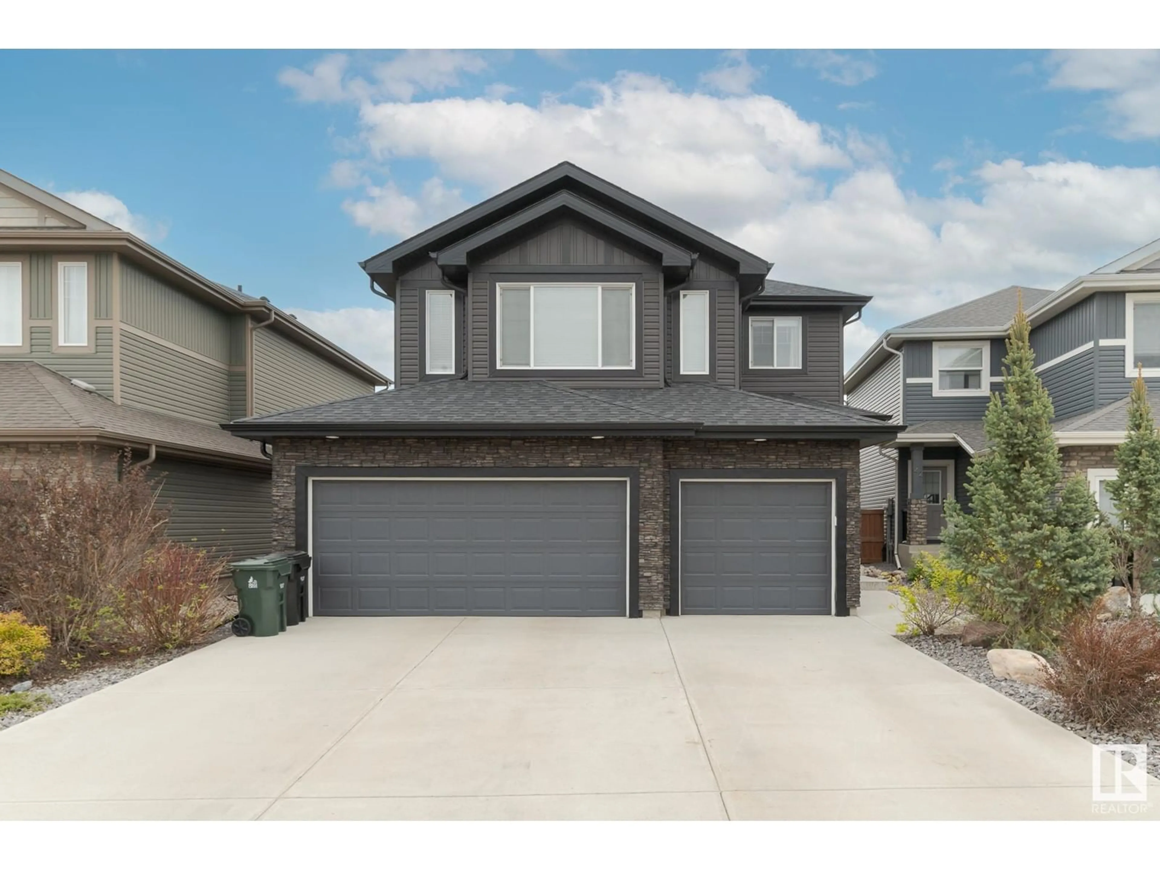 Home with vinyl exterior material, street for 44 PRESCOTT CL, Spruce Grove Alberta T7X0R4