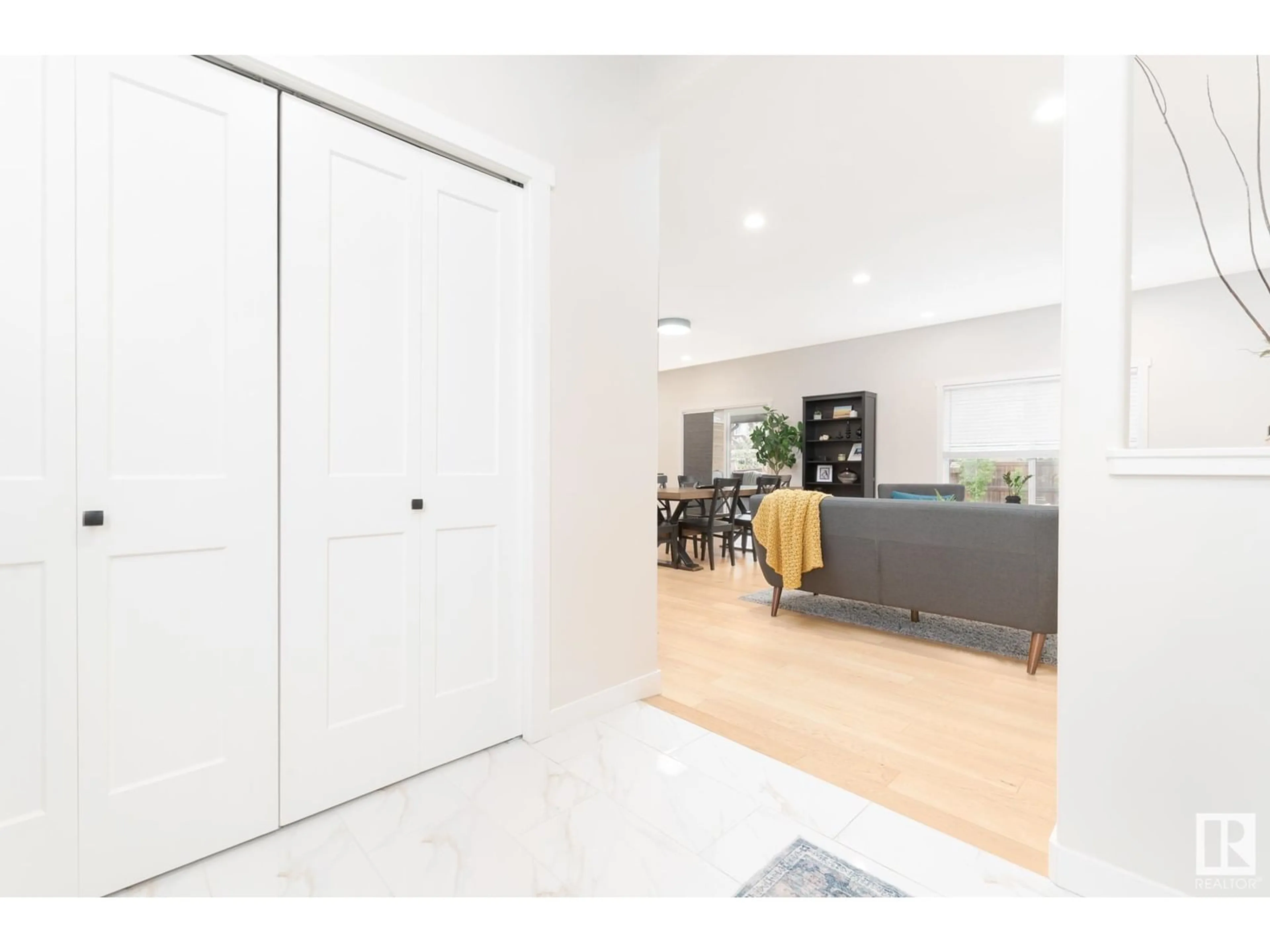 Indoor foyer for 44 PRESCOTT CL, Spruce Grove Alberta T7X0R4