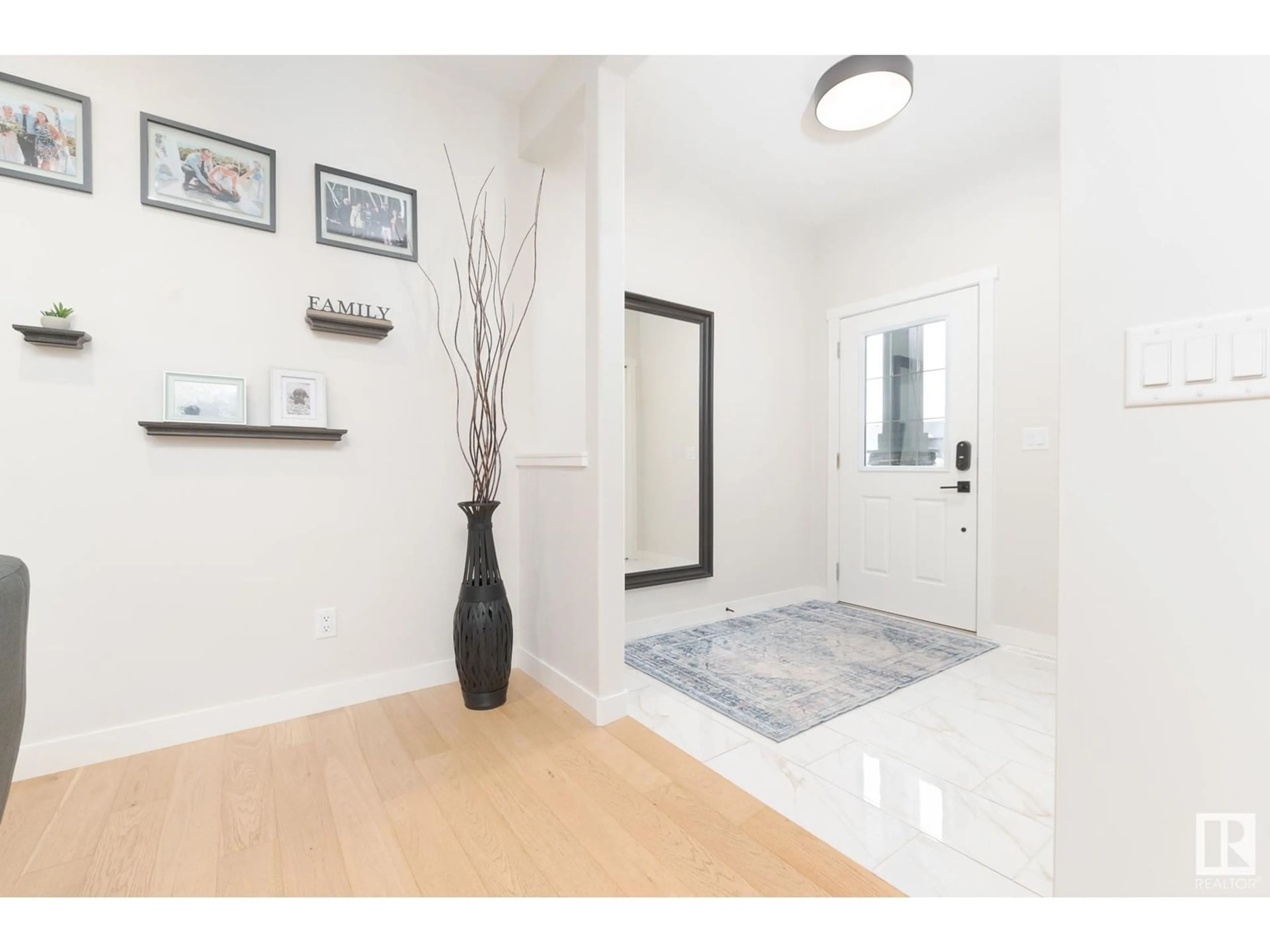 Indoor entryway for 44 PRESCOTT CL, Spruce Grove Alberta T7X0R4