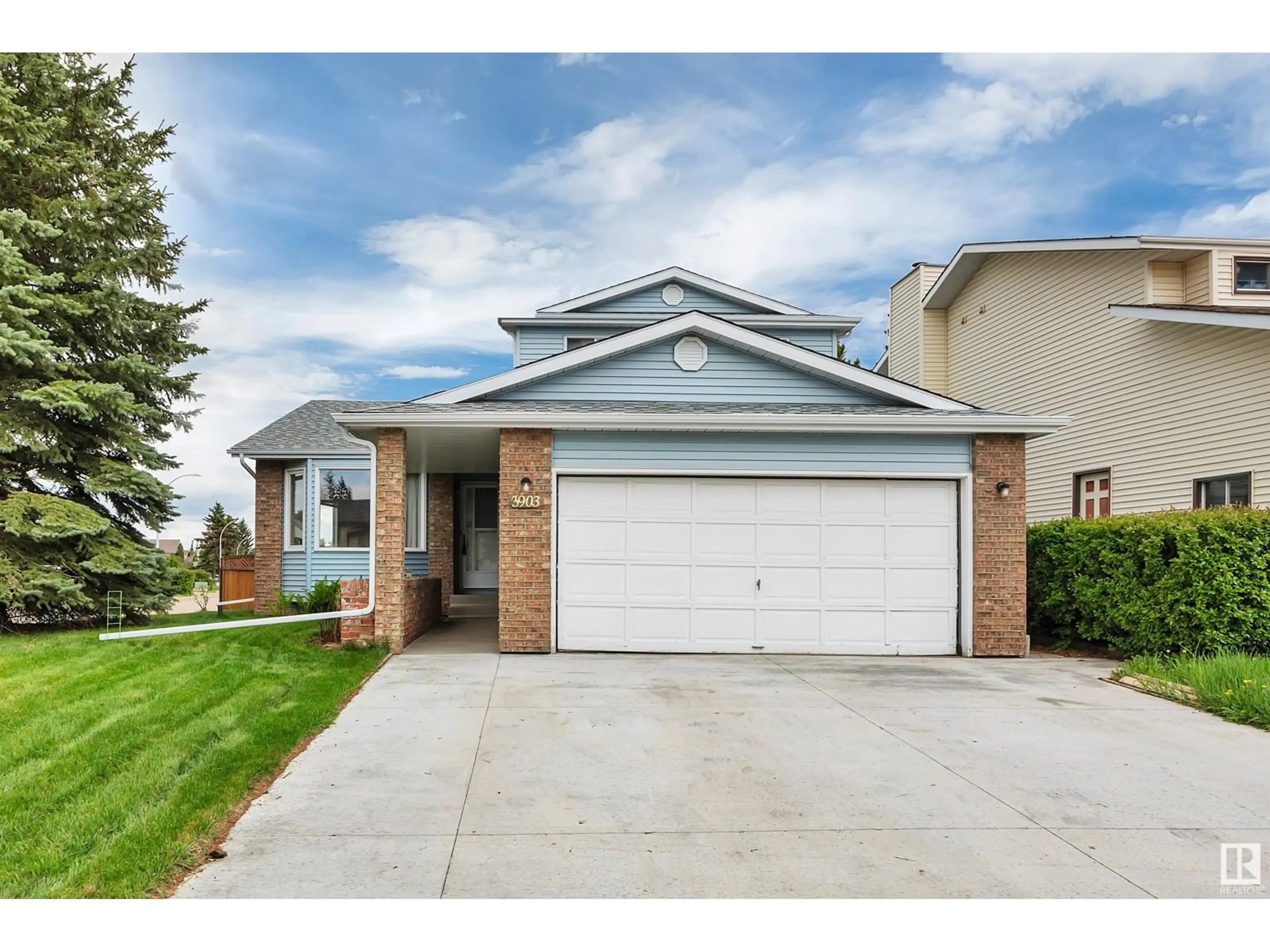 Home with vinyl exterior material, street for 3903 35 AV, Edmonton Alberta T6L5E7