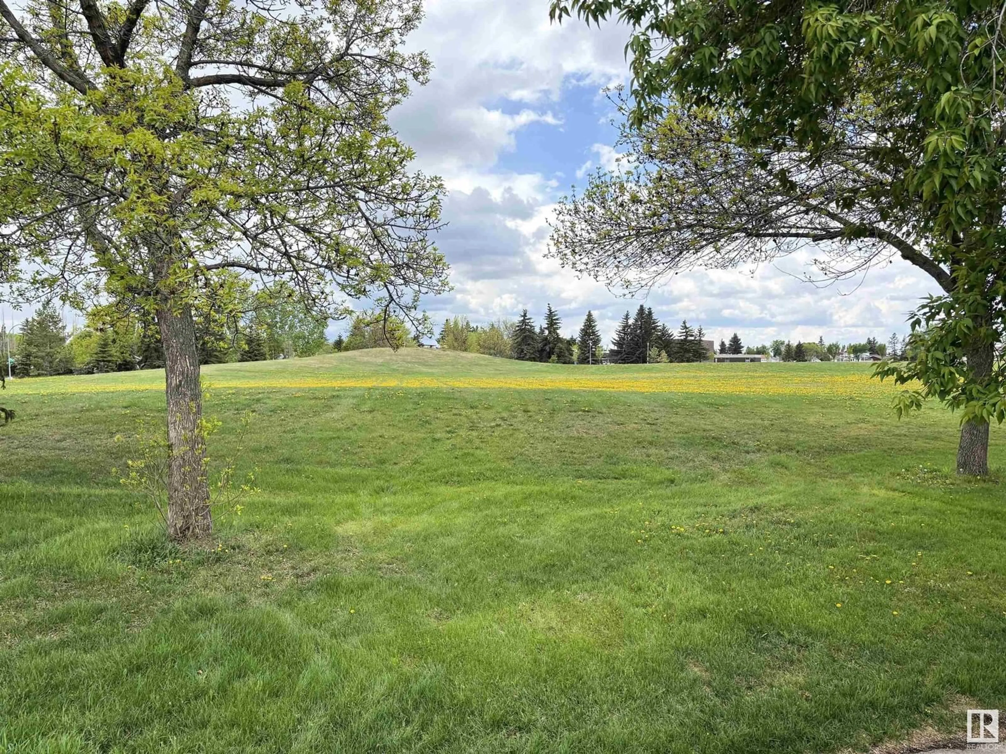 A pic from outside/outdoor area/front of a property/back of a property/a pic from drone, unknown for 7115 12 AV, Edmonton Alberta T6K3H6