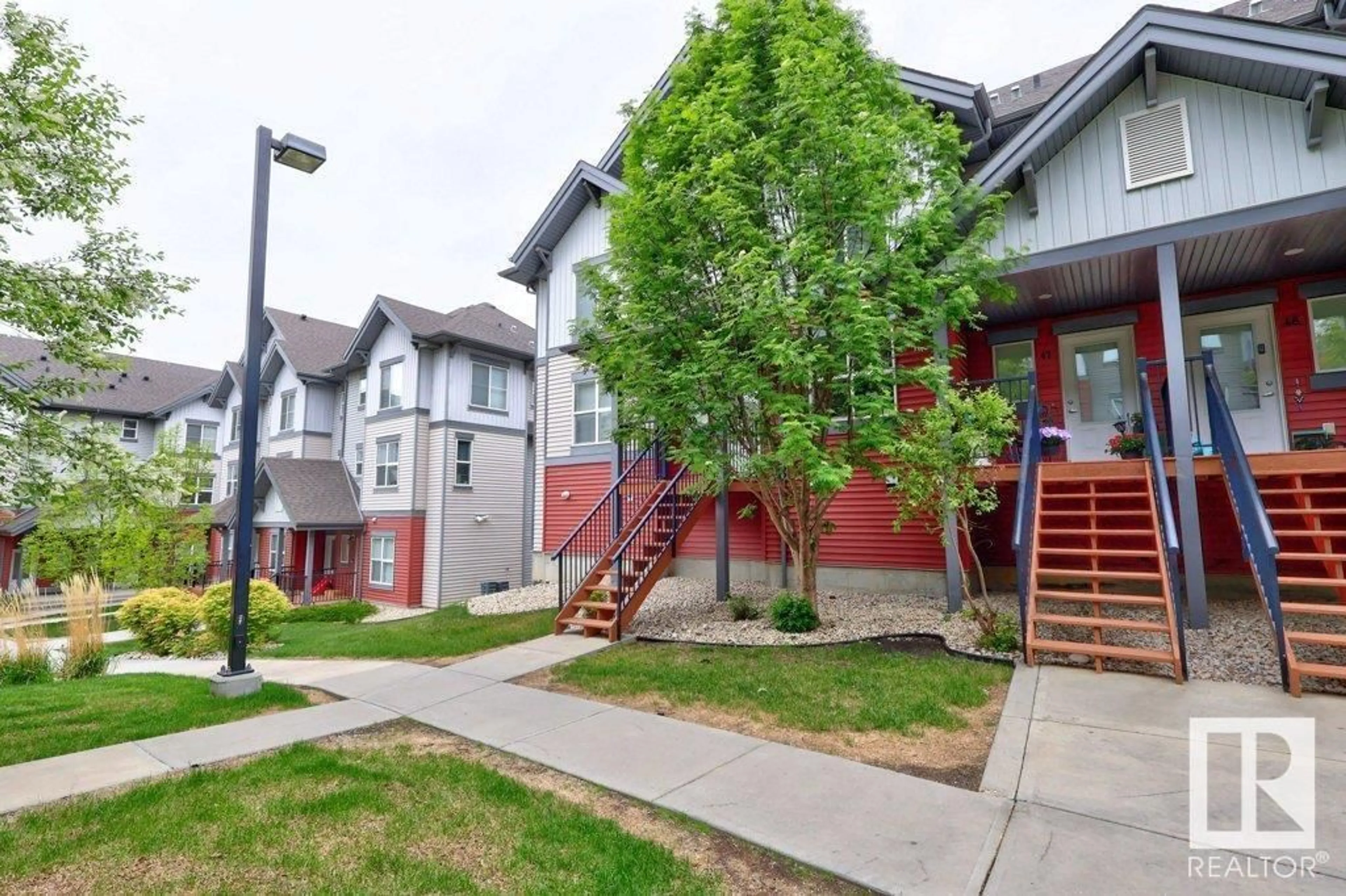 Patio, street for 48 WATT BV, Edmonton Alberta T6X0Y2